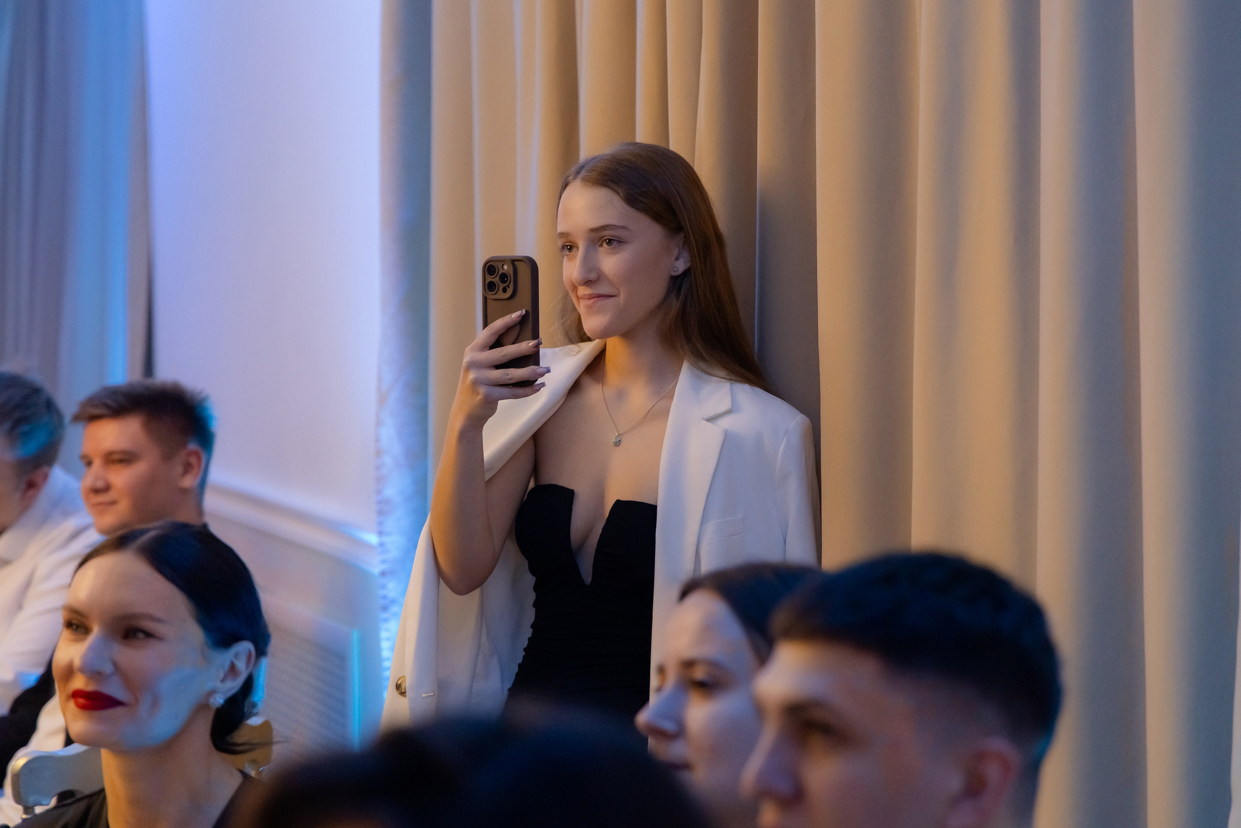 Корпоративная фотосъемка для кафе GARAGE | Новый год 2025 | Минск. Свадебный фотограф в Минске/Беларуси Сергей Спиридонов