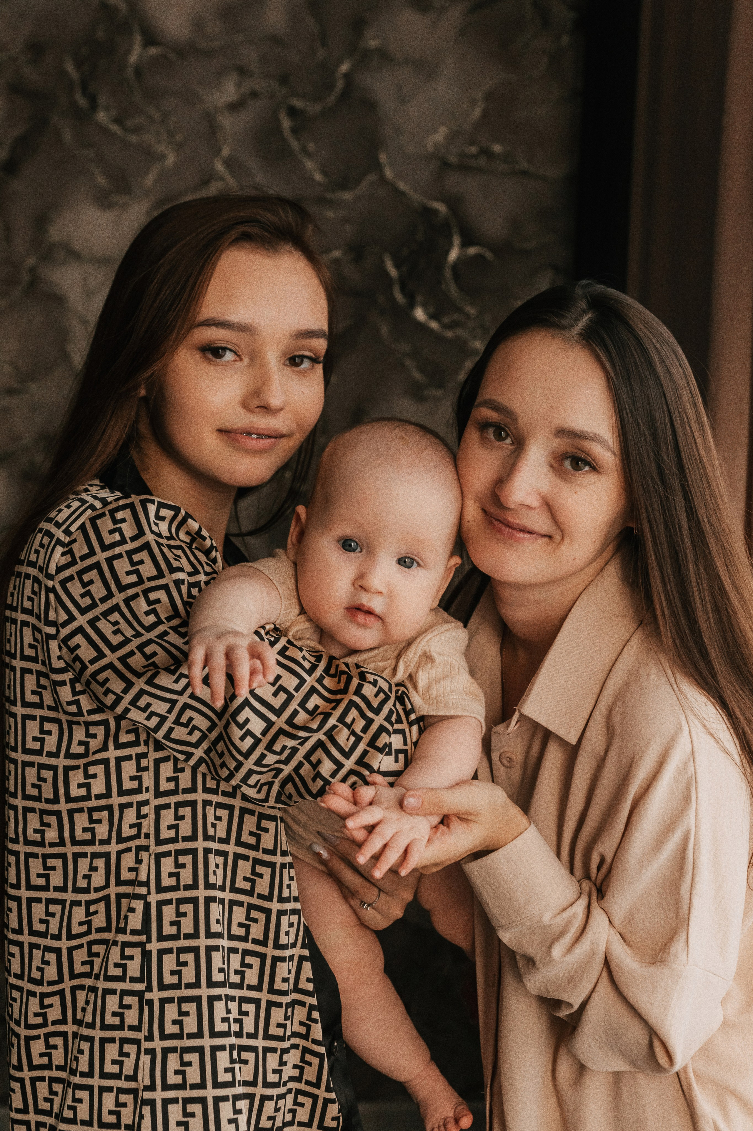 Стас, Юля, Артем и Алина. Семейный фотограф • Домашние съемки в Нижнем Новгороде