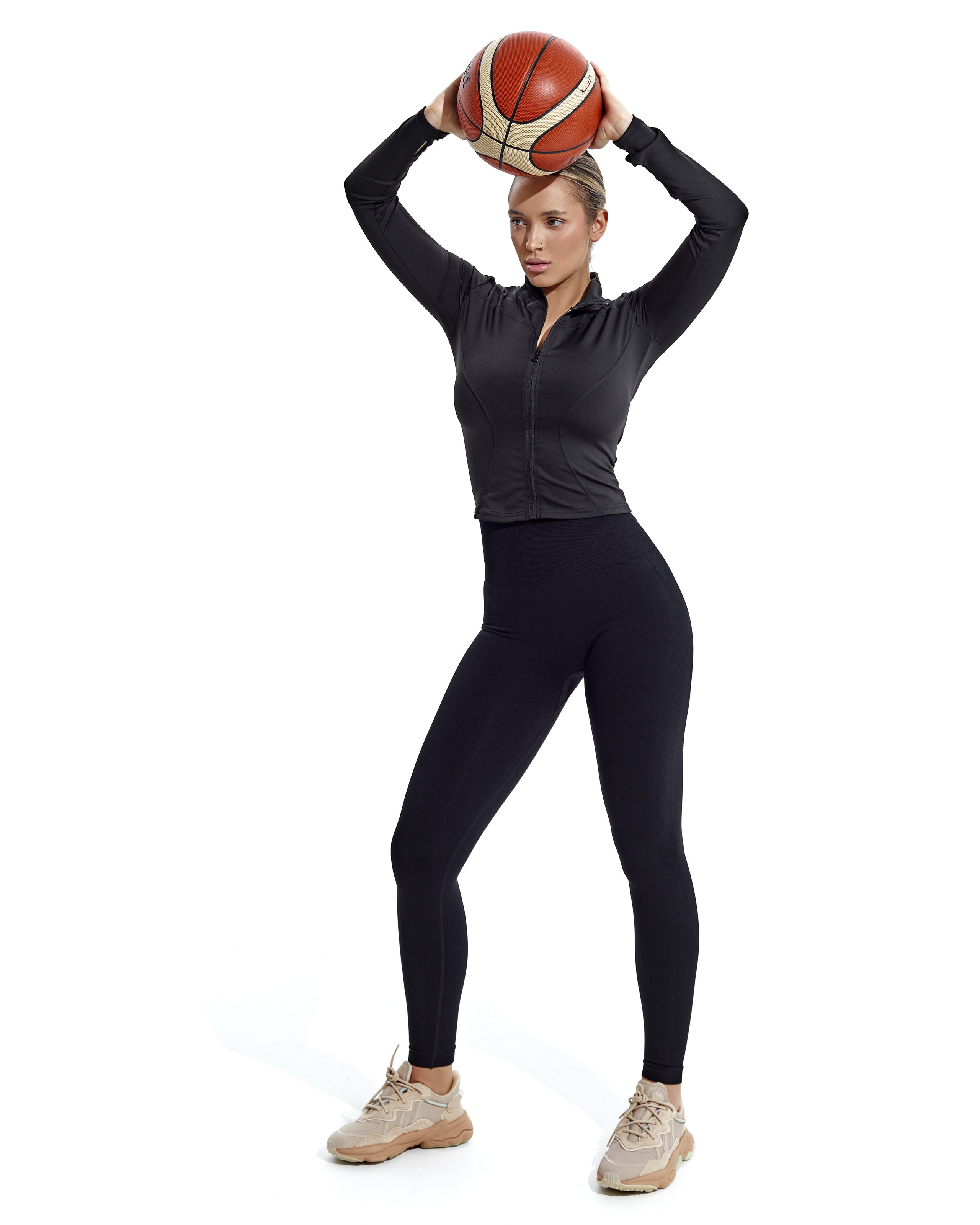 Каталог. Фотограф для брендов одежды и маркетплейсов в Москве