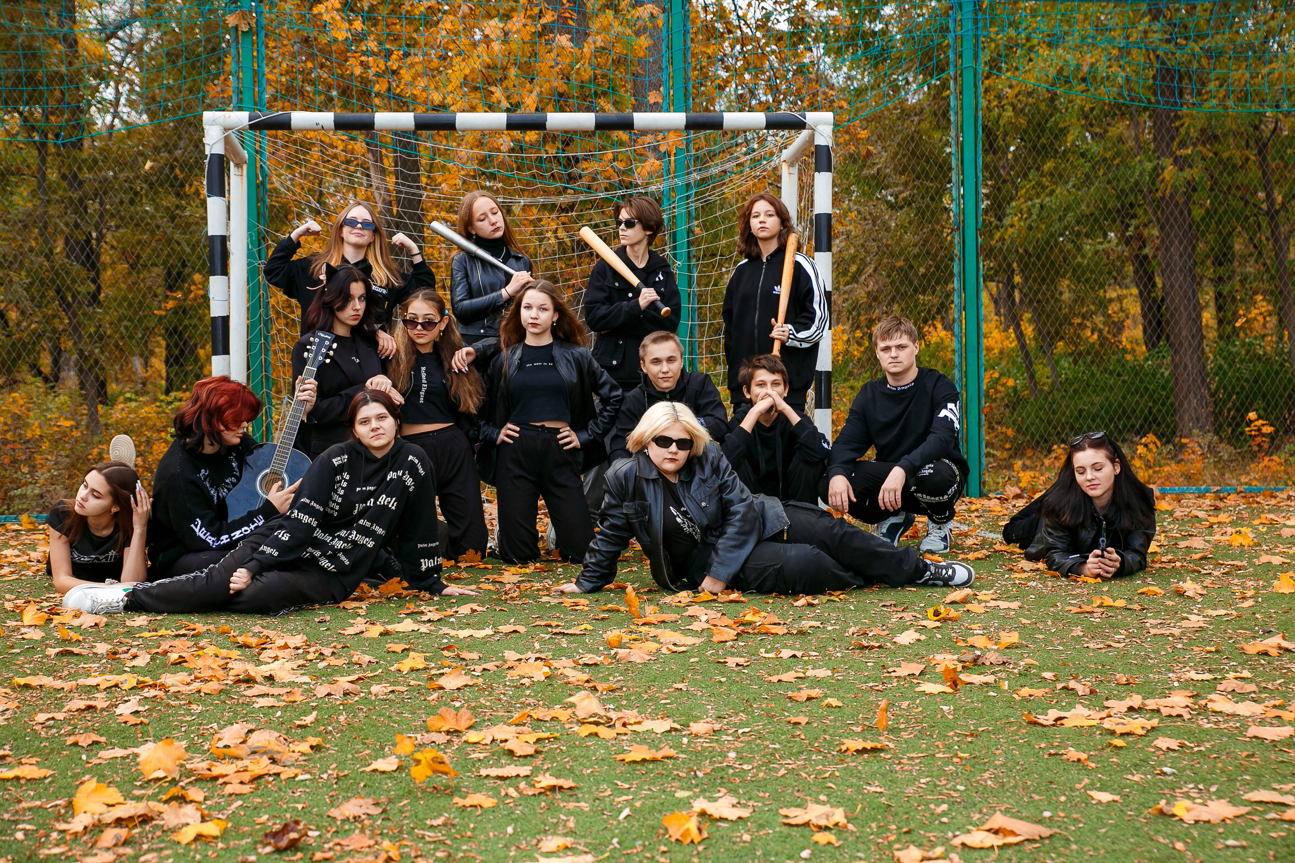 ЛЮДИ В ЧЕРНОМ. Выпускные альбомы в Донецке и ДНР. Фотограф Донецк и ДНР