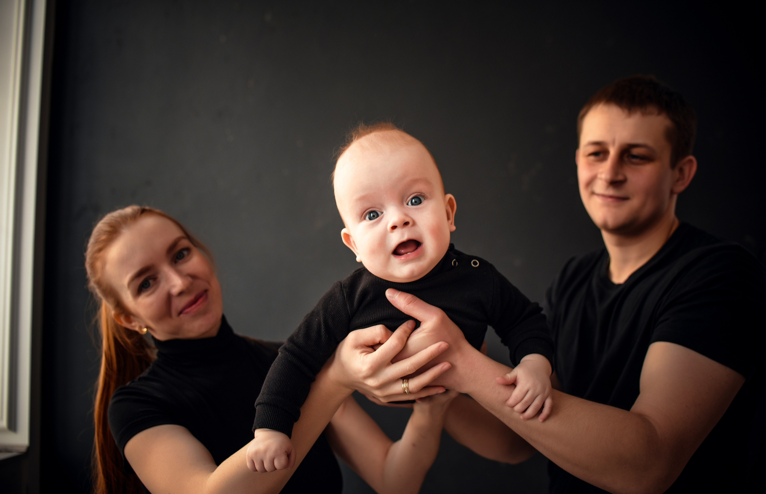 Семейная студийная фотосессия 3. Свадебный, семейный, детский, контент фотограф в Омске Максим Ильин