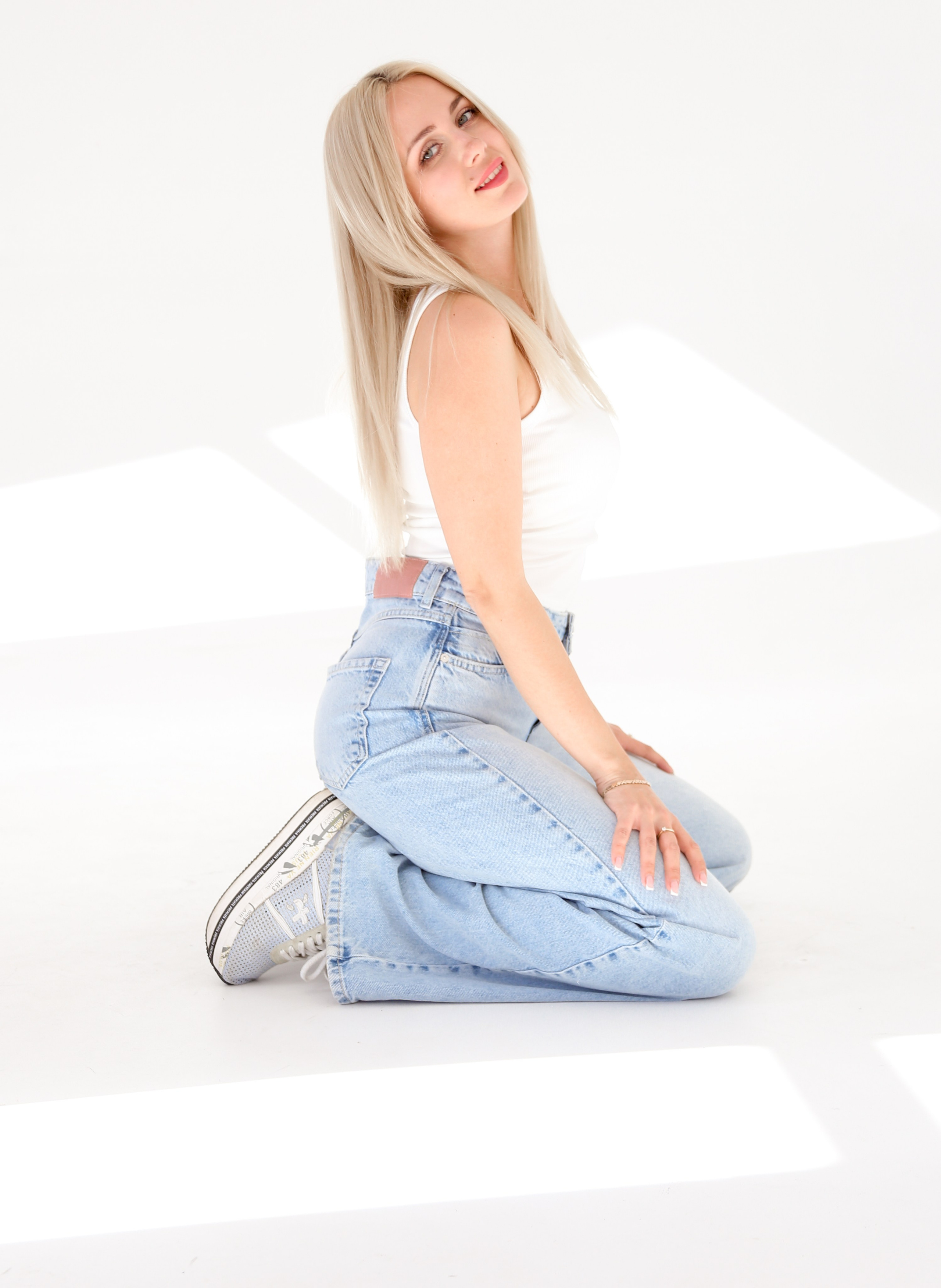 Вероника в студии. Фотограф Пермь. Фотосессия в фотостудии Перми и на свежем воздухе