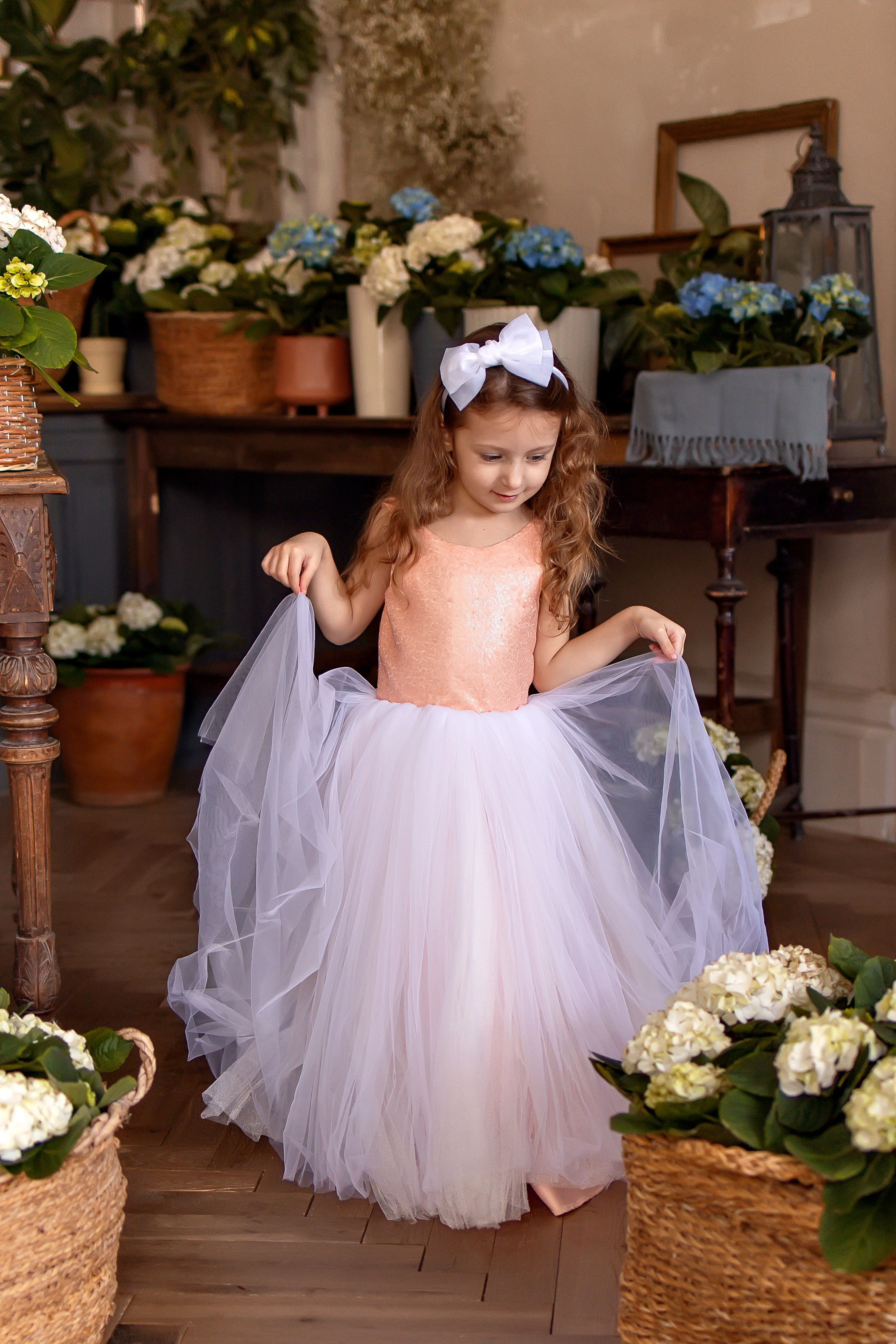 Мия в гортензиях. Семейный и детский фотограф Оля в Тюмени