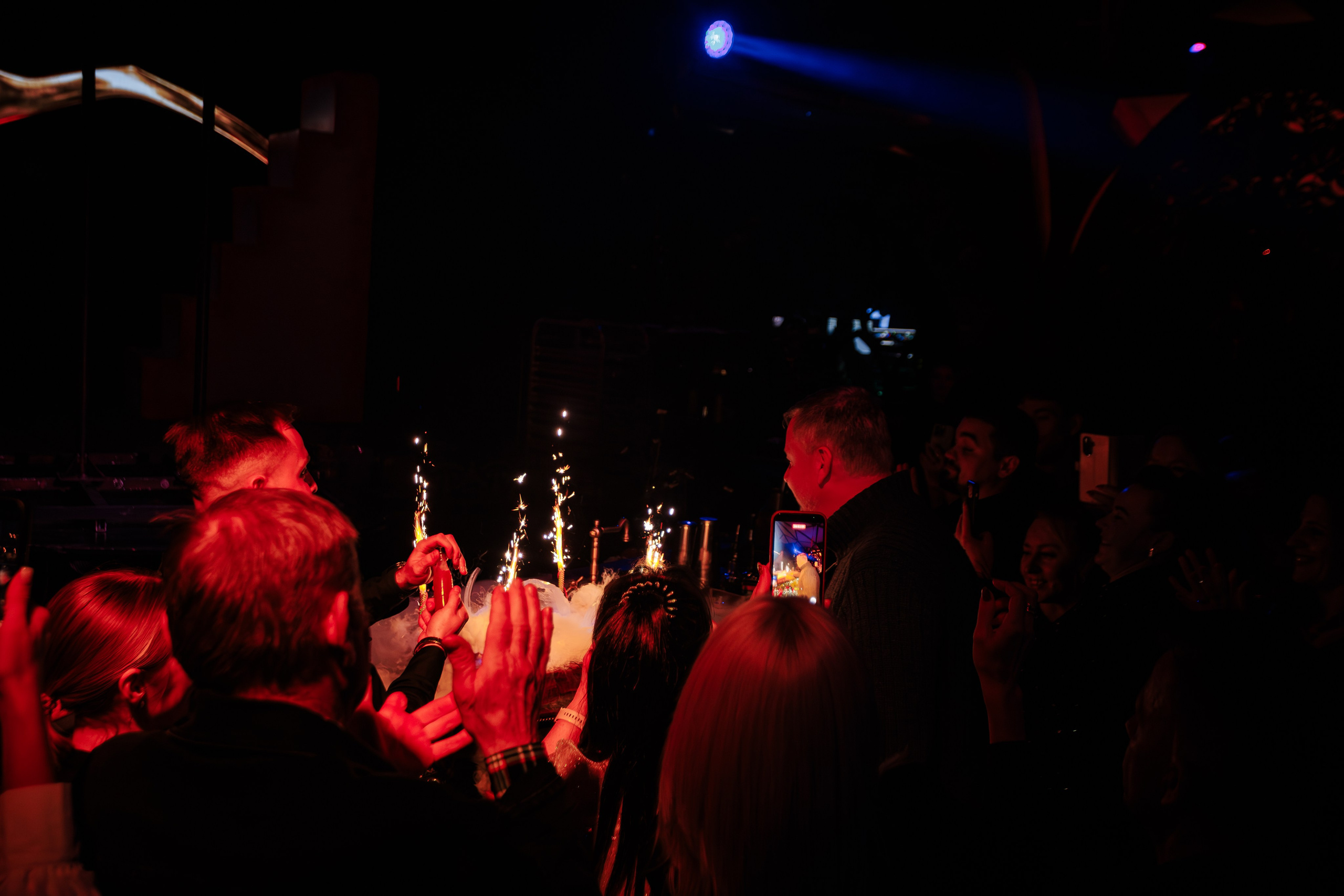 Городской корпоратив в PTIZZA_Ялта_29.12.2025. Аминов Руслан | Фотограф