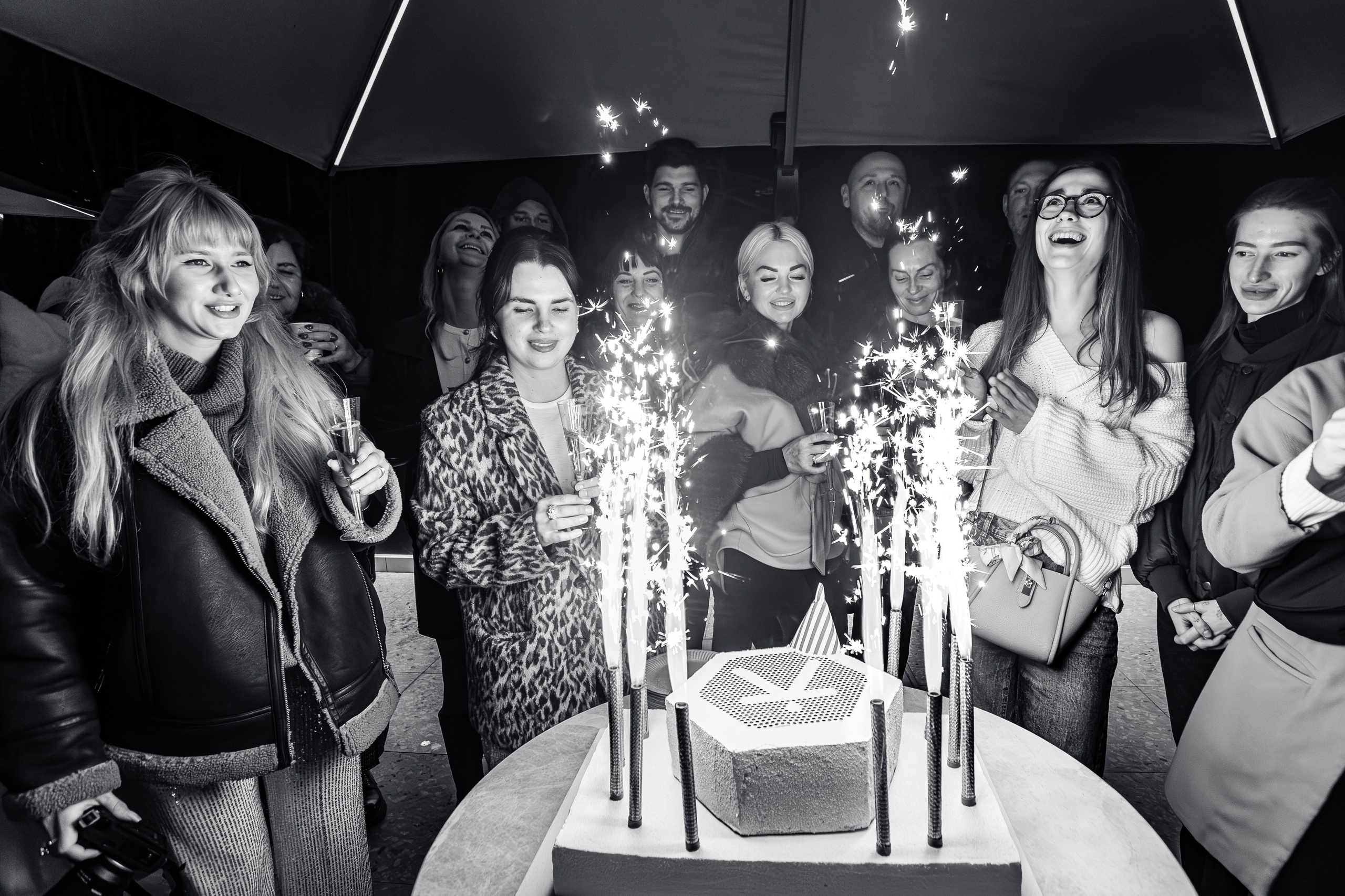 10 лет проекту «КОФЕДВИЖ» и открытие новой кофейни_Ялта_19.12.2025. Аминов Руслан | Фотограф