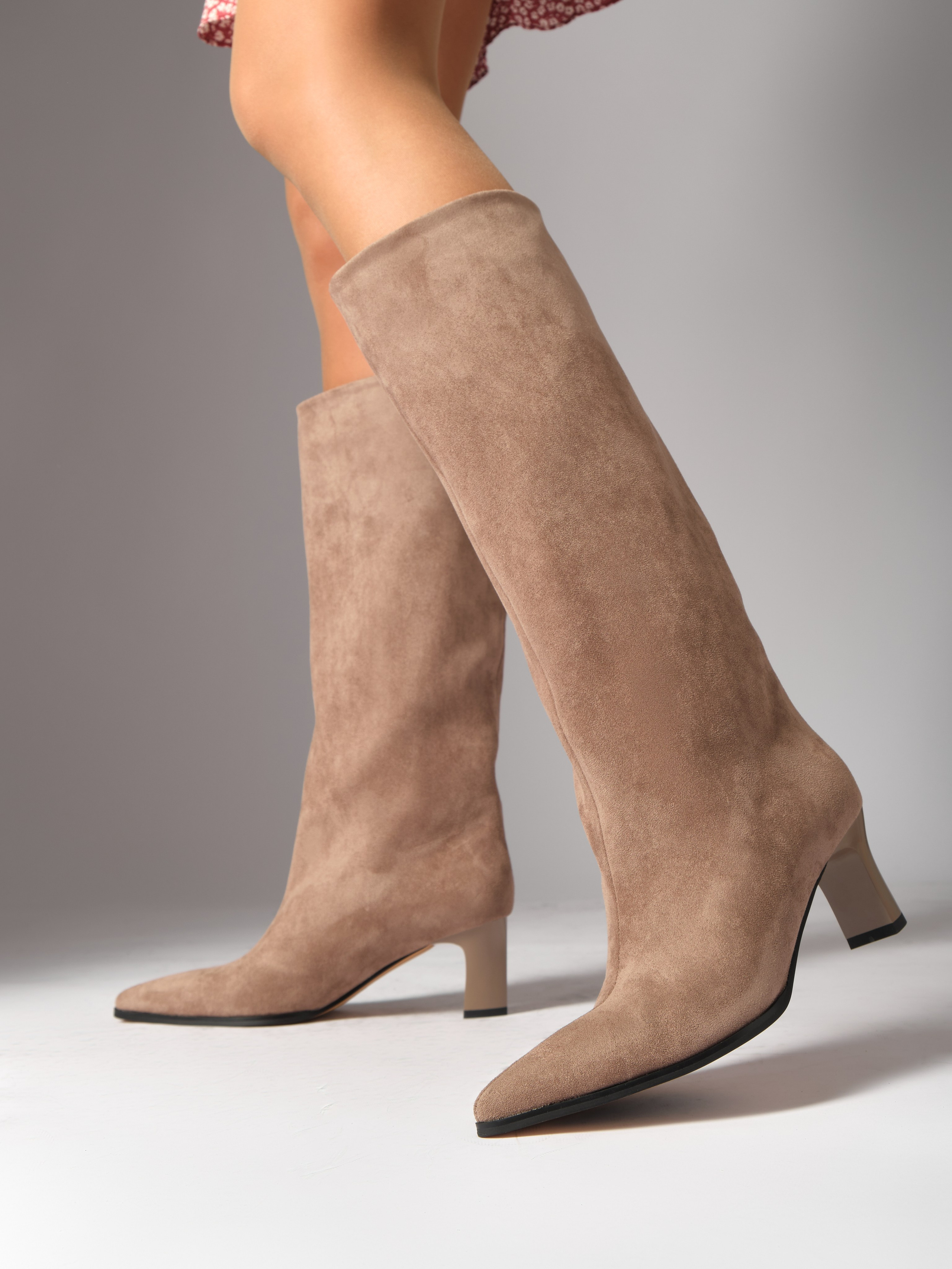 Сапоги жен. Фотостудия для Wildberries Ozon