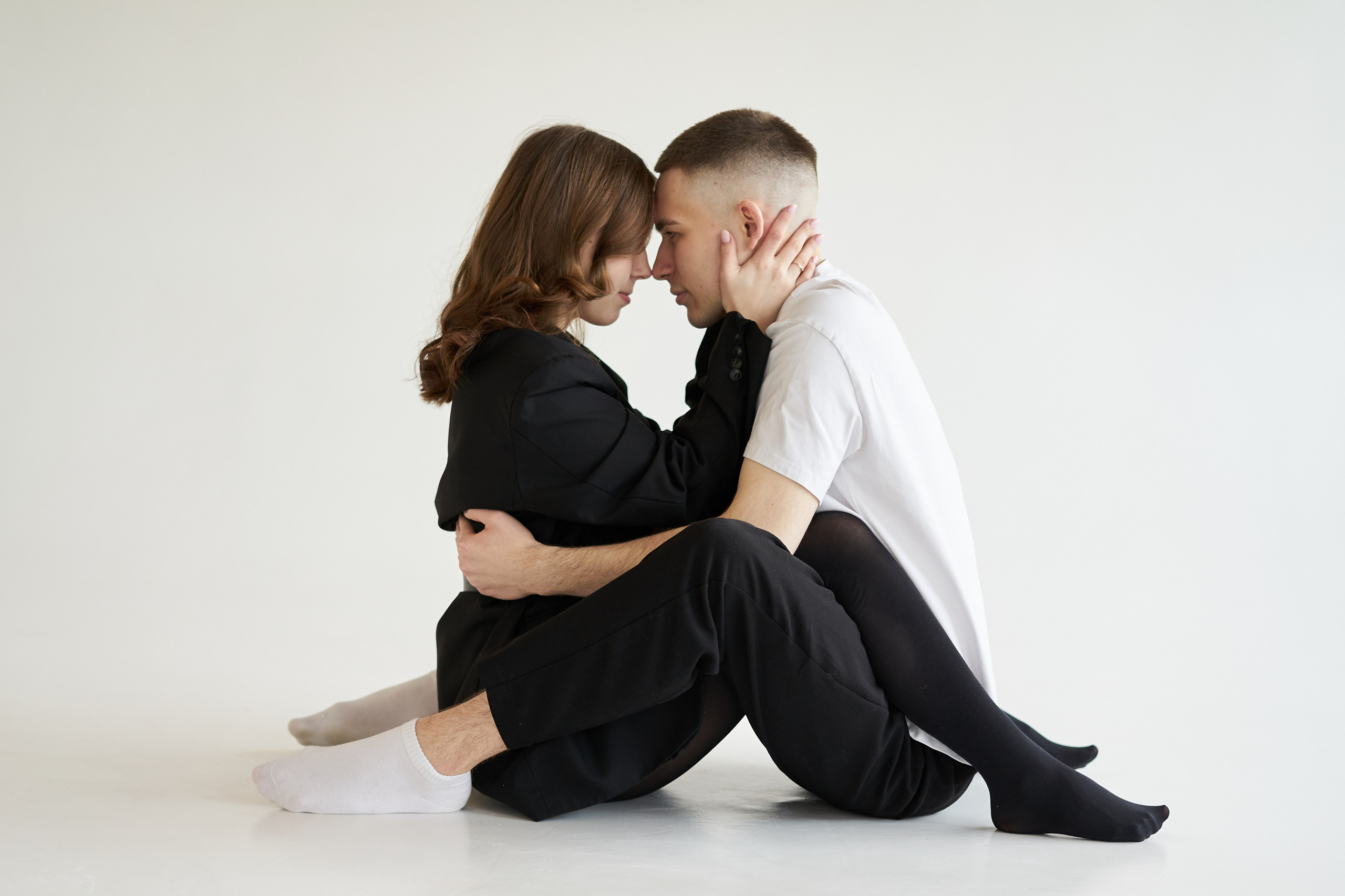 Влюбленные фотосессия в студии. Фотограф Екатеринбург Кокшарова Александра