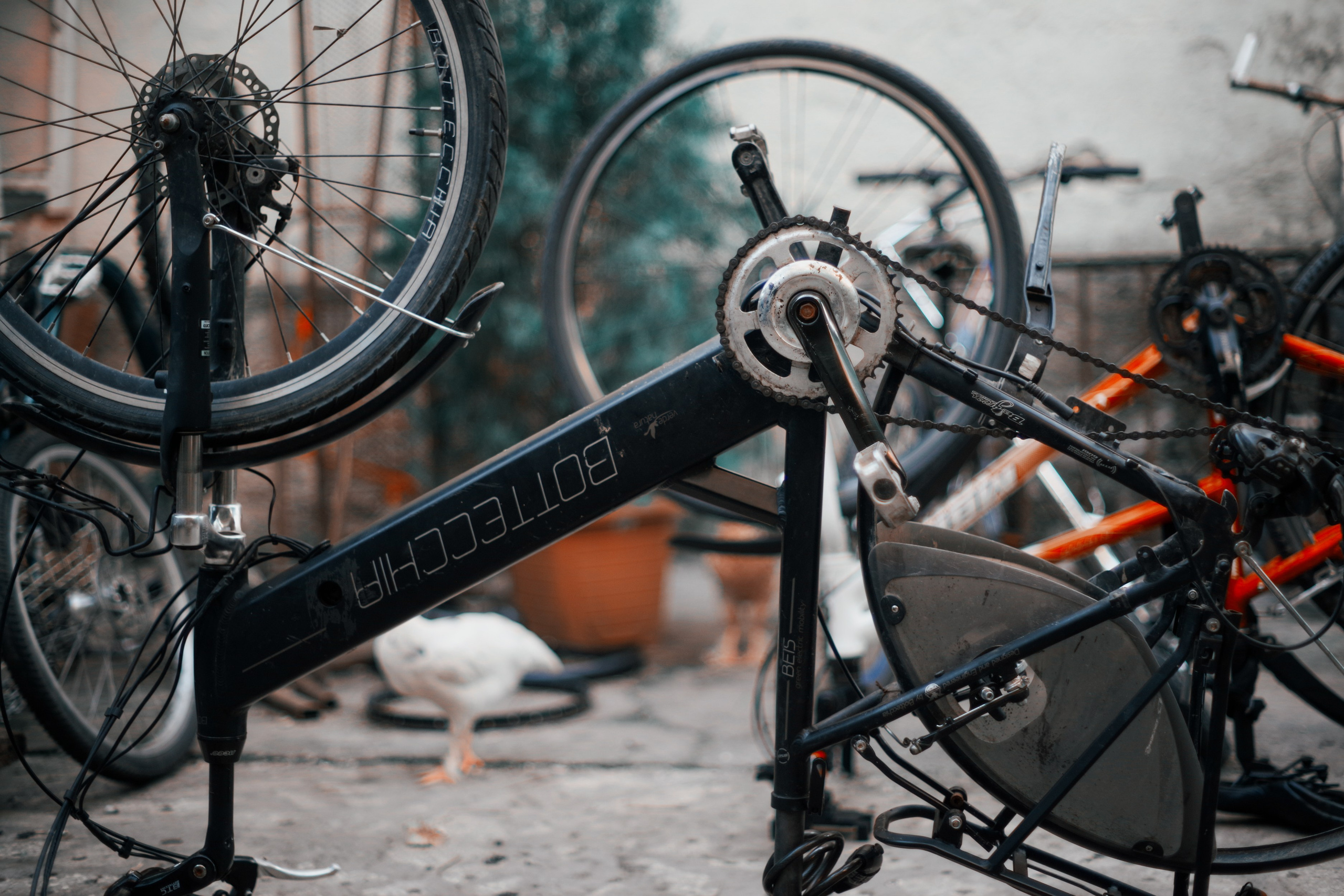 Ремонт железного коня. Портретный фотограф Денис Милютин