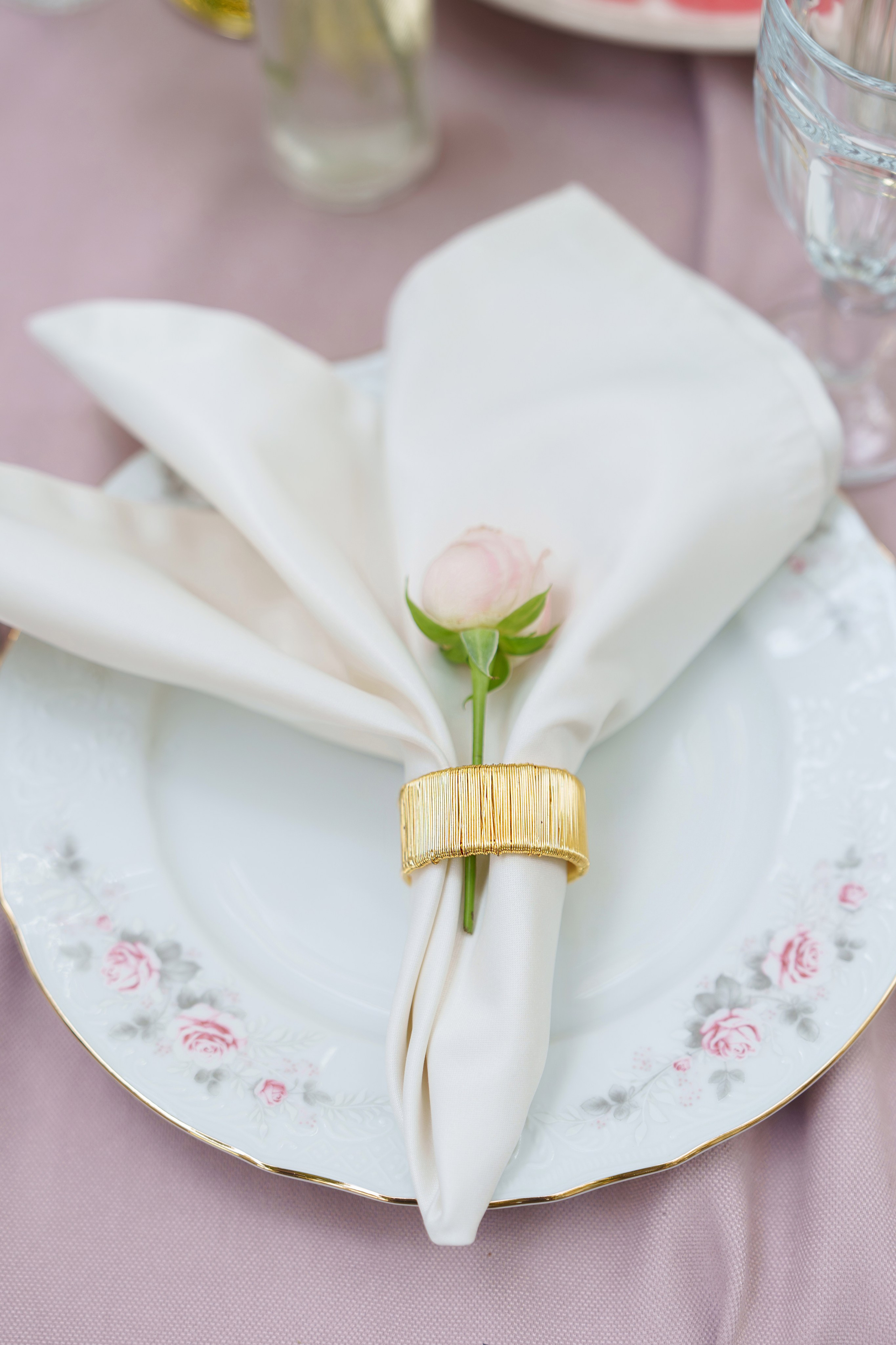 BY OLGA KIRIENKO. Свадебный и репортажный фотограф Элина Козырьянова