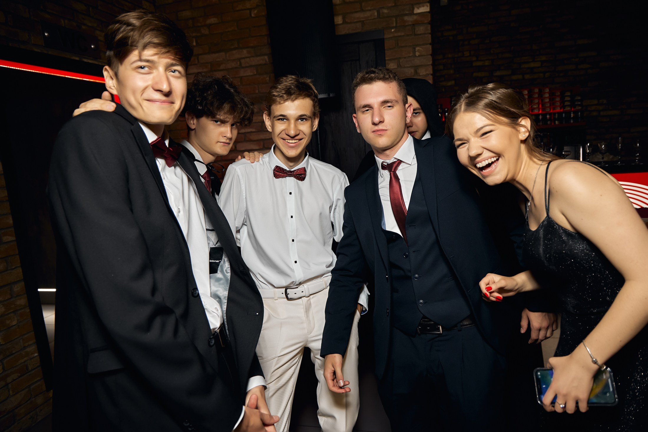 Фотограф на выпускной. Свадебный репортажный и фуд фотограф в Барнауле Гайфулин Виталий