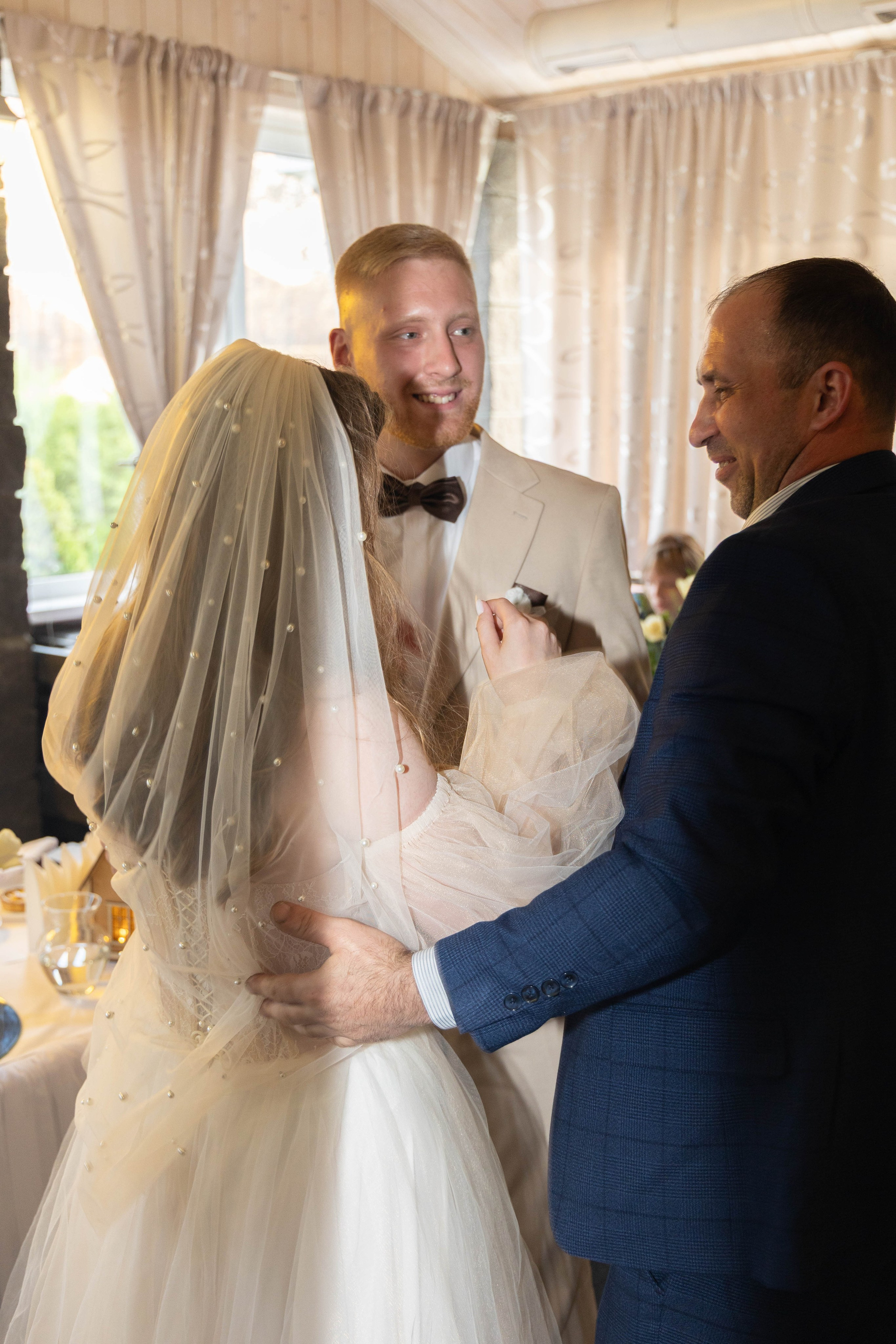 Свадебная фотосессия свадебный фотограф Татьяна Марсуверских свадебная фотопрогулка Москва Жуковский. Фотограф для маркетплейсов, фотоуслуги в Жуковском Татьяна Марсуверских