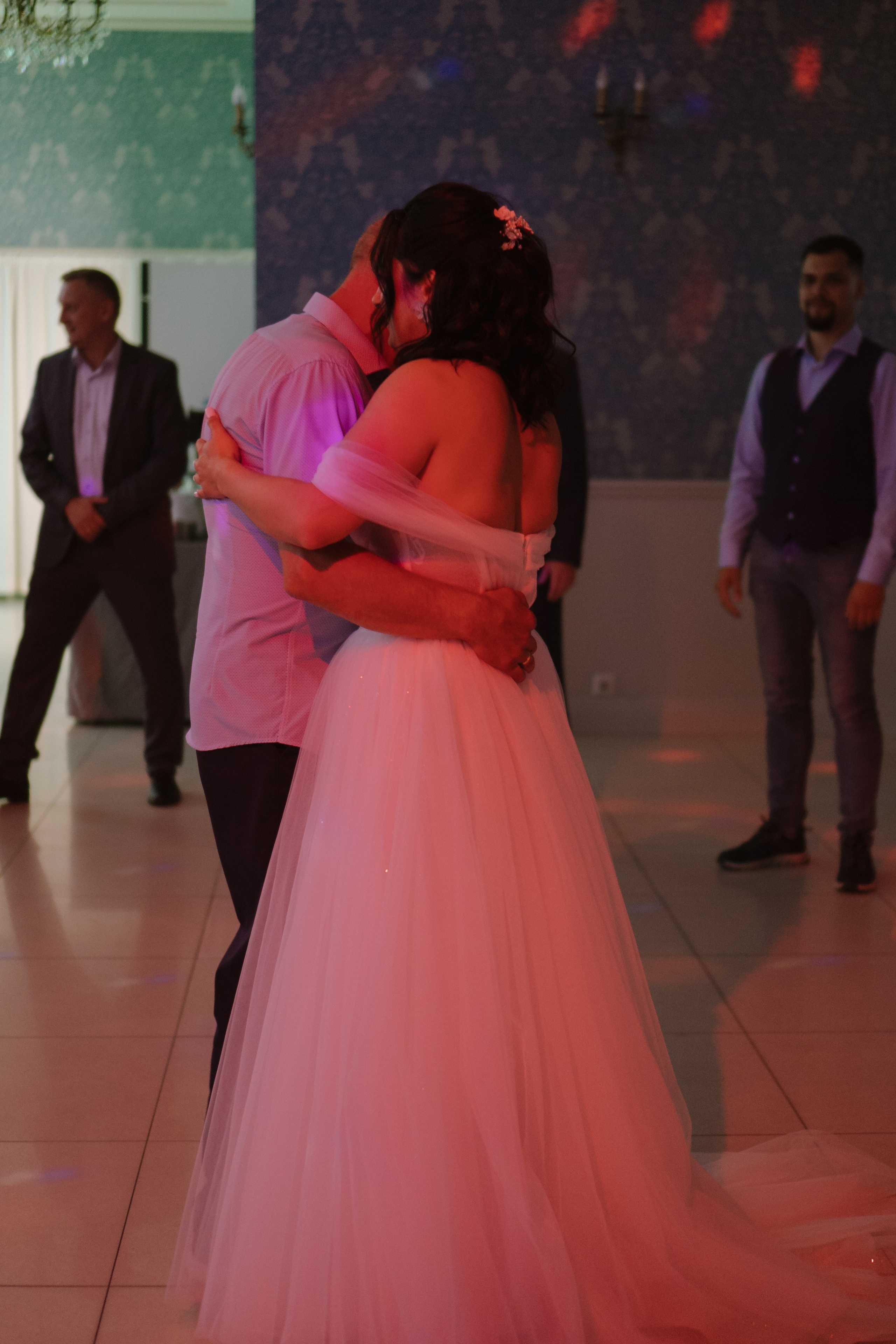 ТАНЕЦ ОТЦА И ДОЧЕРИ НА БАНКЕТЕ (СВАДЕБНАЯ ФОТОСЕСИИЯ БАНКЕТА). Профессиональный фотограф, Санкт-Петербург — Виктория Богомолова