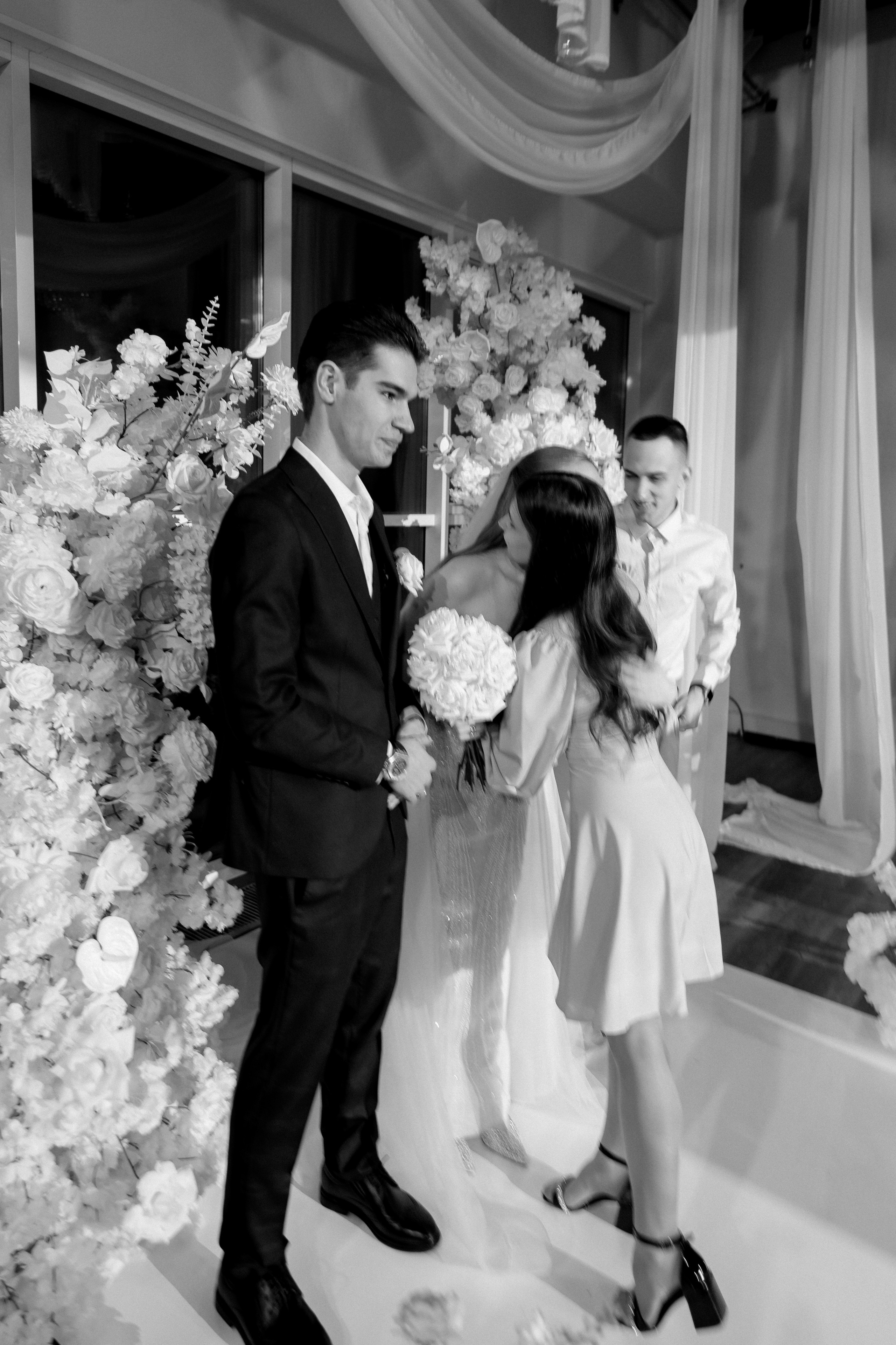 СВАДЕБНАЯ СЬЕМКА СБОРОВ В ОТЕЛЕ И ВЫЕЗД НА ЦЕРЕМОНИЮ (СНЯТО В СИБИРЕ В НИЖНЕВАРТОВСКЕ). Профессиональный фотограф, Санкт-Петербург — Виктория Богомолова