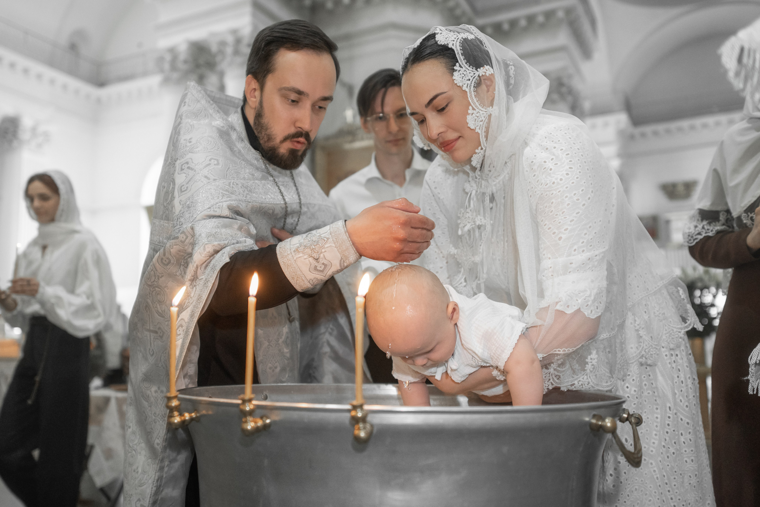 Крещение в Троице-Измайловском соборе. Фотограф на крещение и венчание, семейный фотограф в Санкт-Петербурге