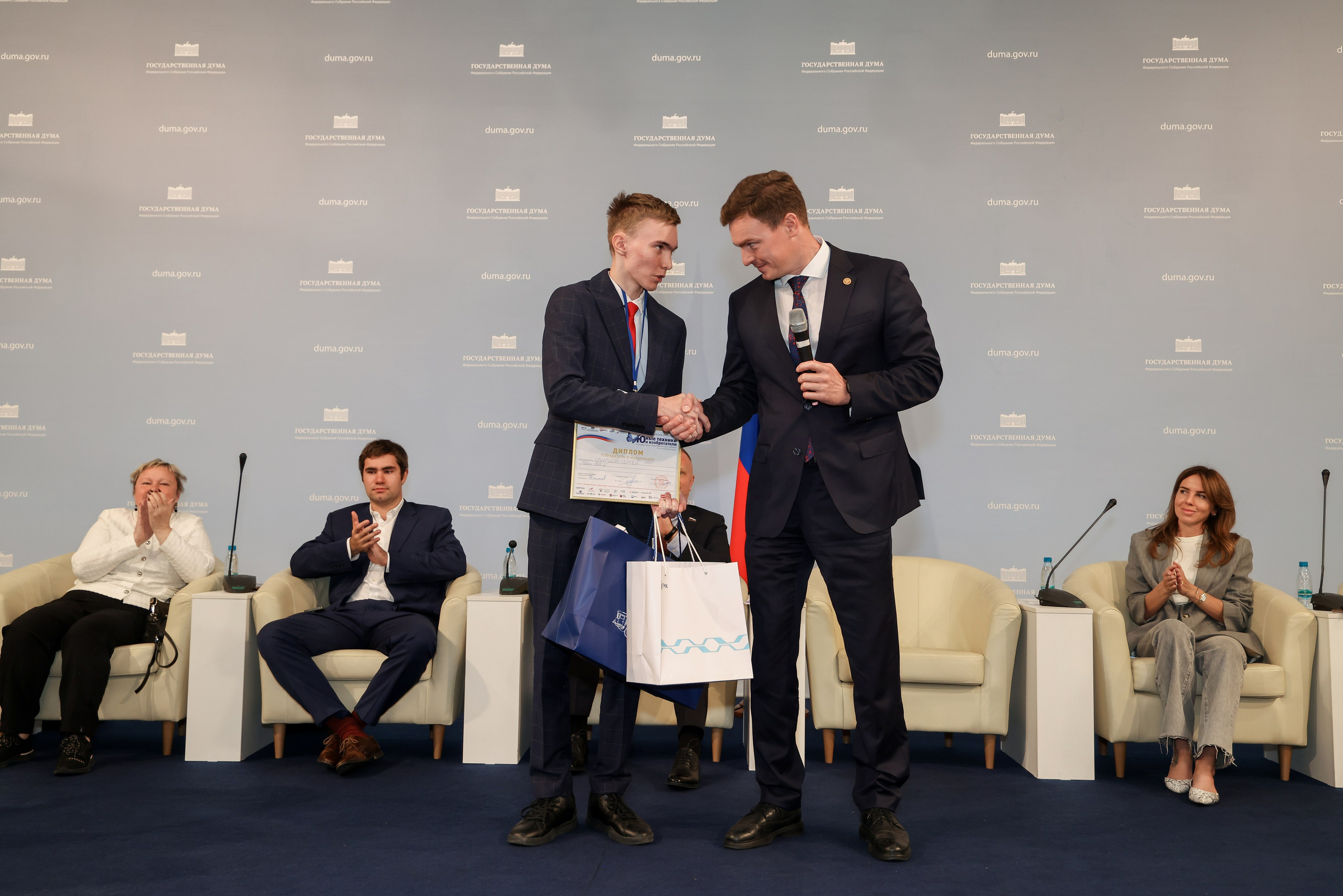 Государственная дума «Юные техники и Изобретатели». Фотограф Антон Чупринин