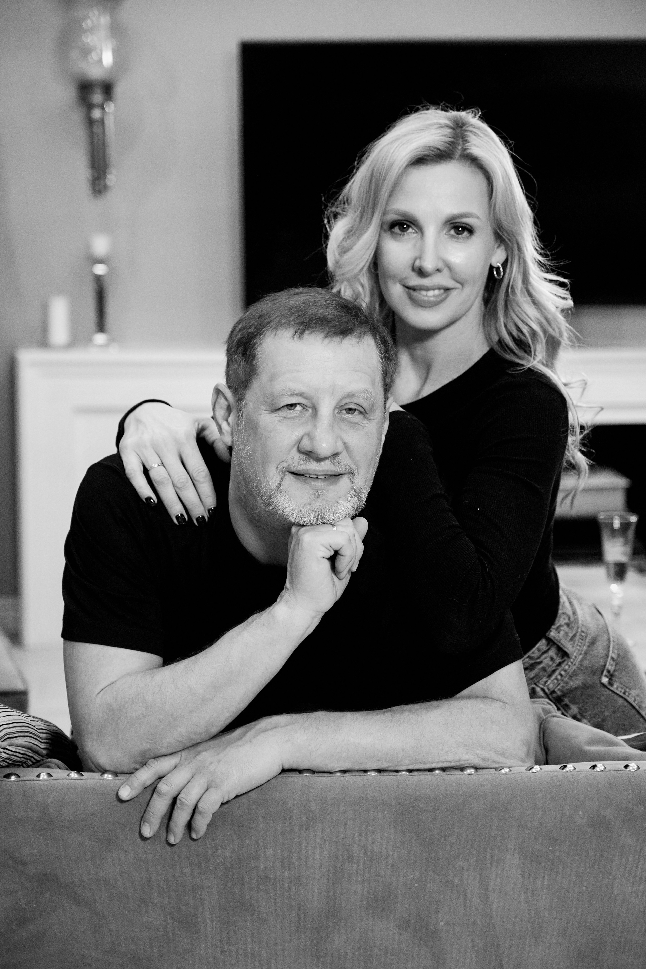 Семейная фотосессия дома. Фотограф Таганрог Анна Трайжон