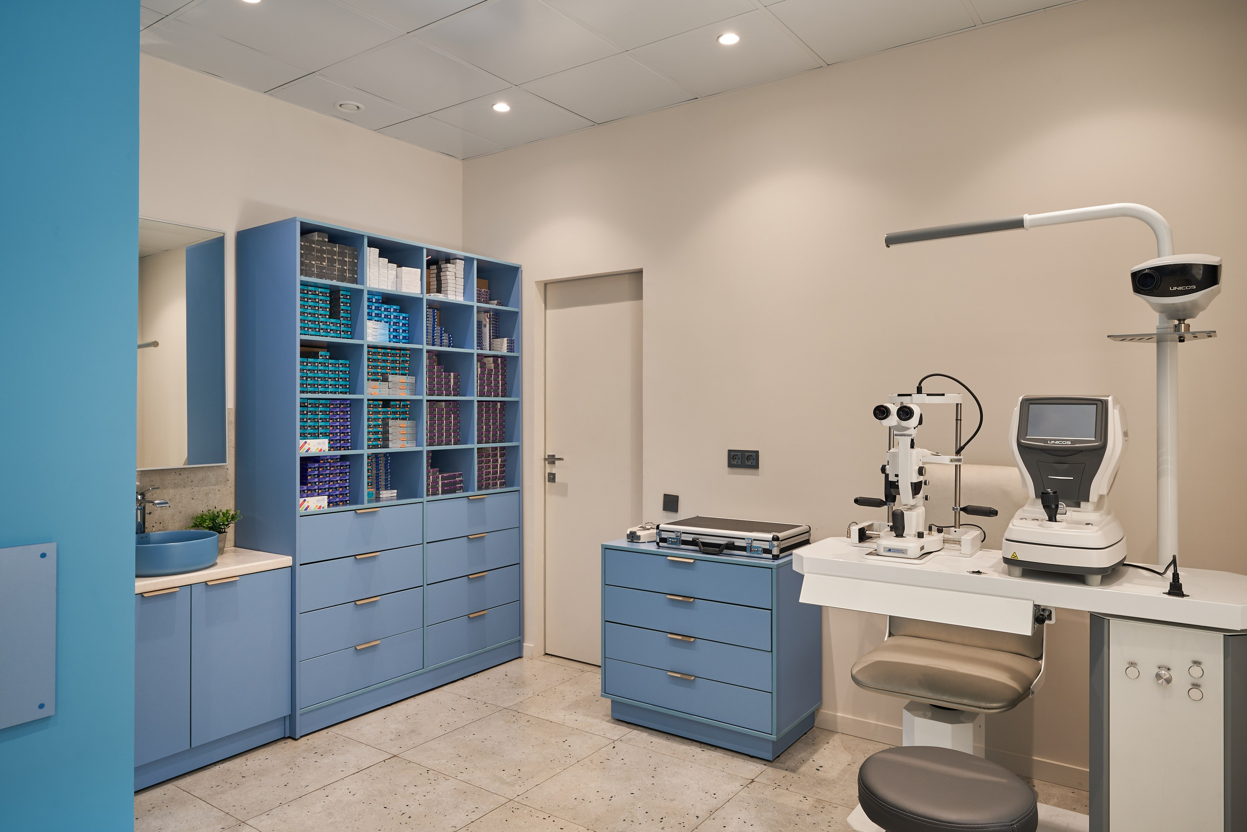 Небесно-голубой и капибара: оптика в Москве (Публикация My Decor). Бояршинов Антон Интерьерный фотограф/видеограф Москва