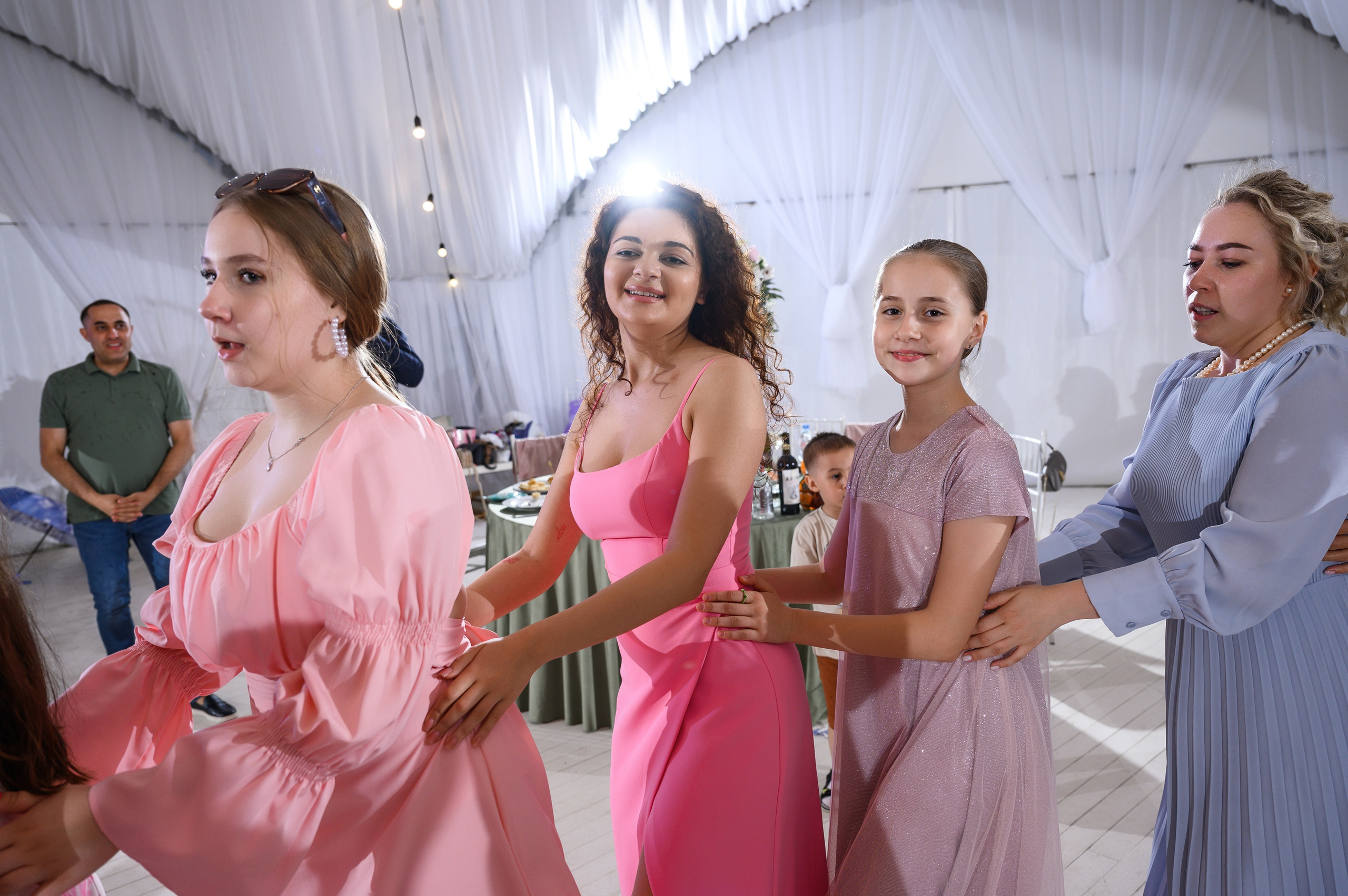 Свадьба шатер Город мастеров — Русская сказка. Свадебный фотограф Москва Юрий Кульман