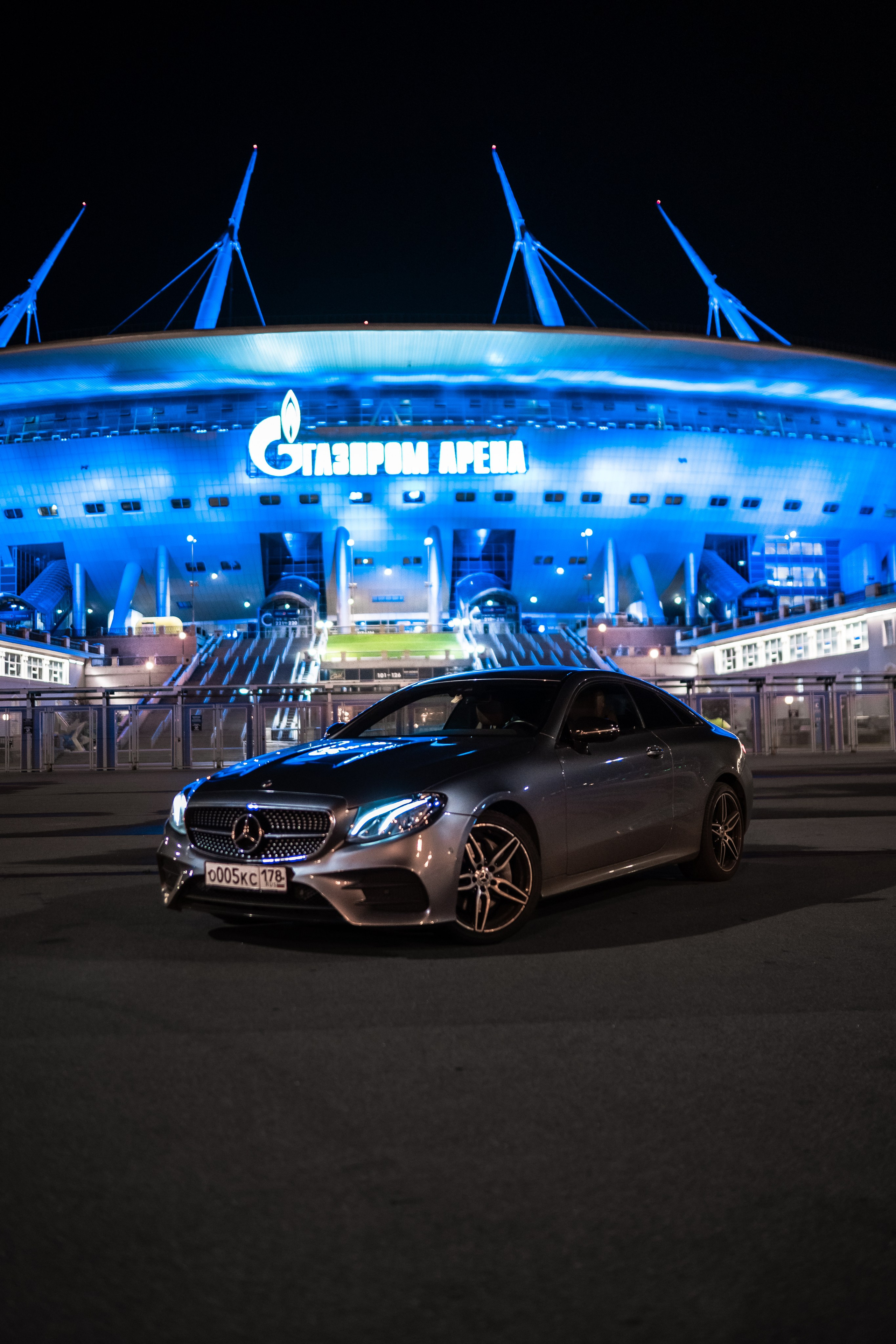 Mercedes Benz E200 + Range Rover Autobiography. Mirllaev