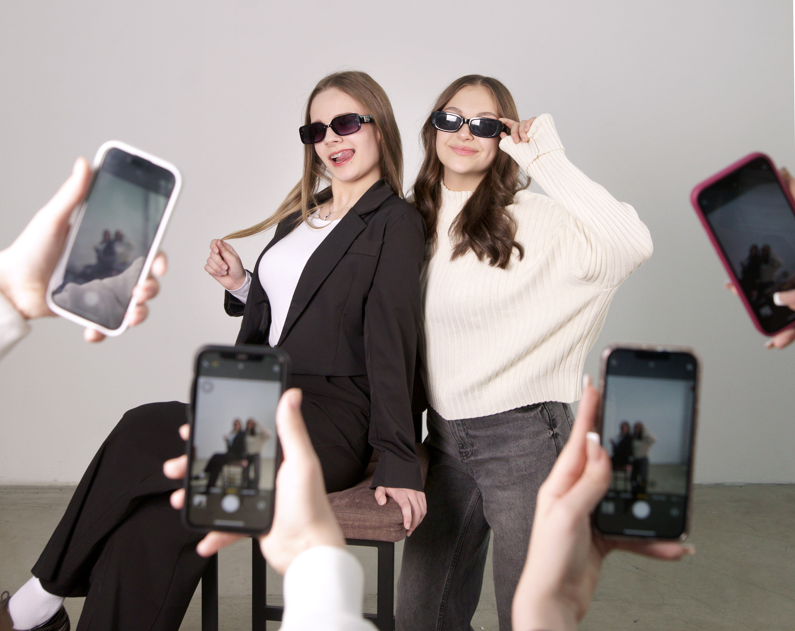 Студийная фотосессия выпускников 9,11 классов в Иркутске