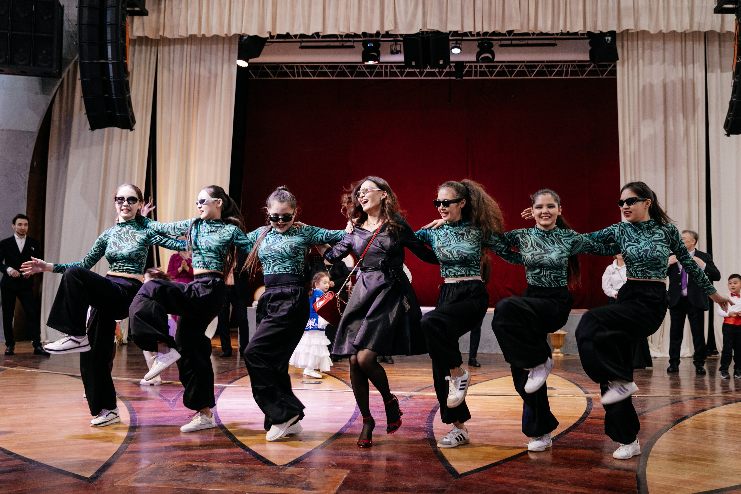 Свадебный банкет Абылайхан и Меруерт. Akkanatart.kz