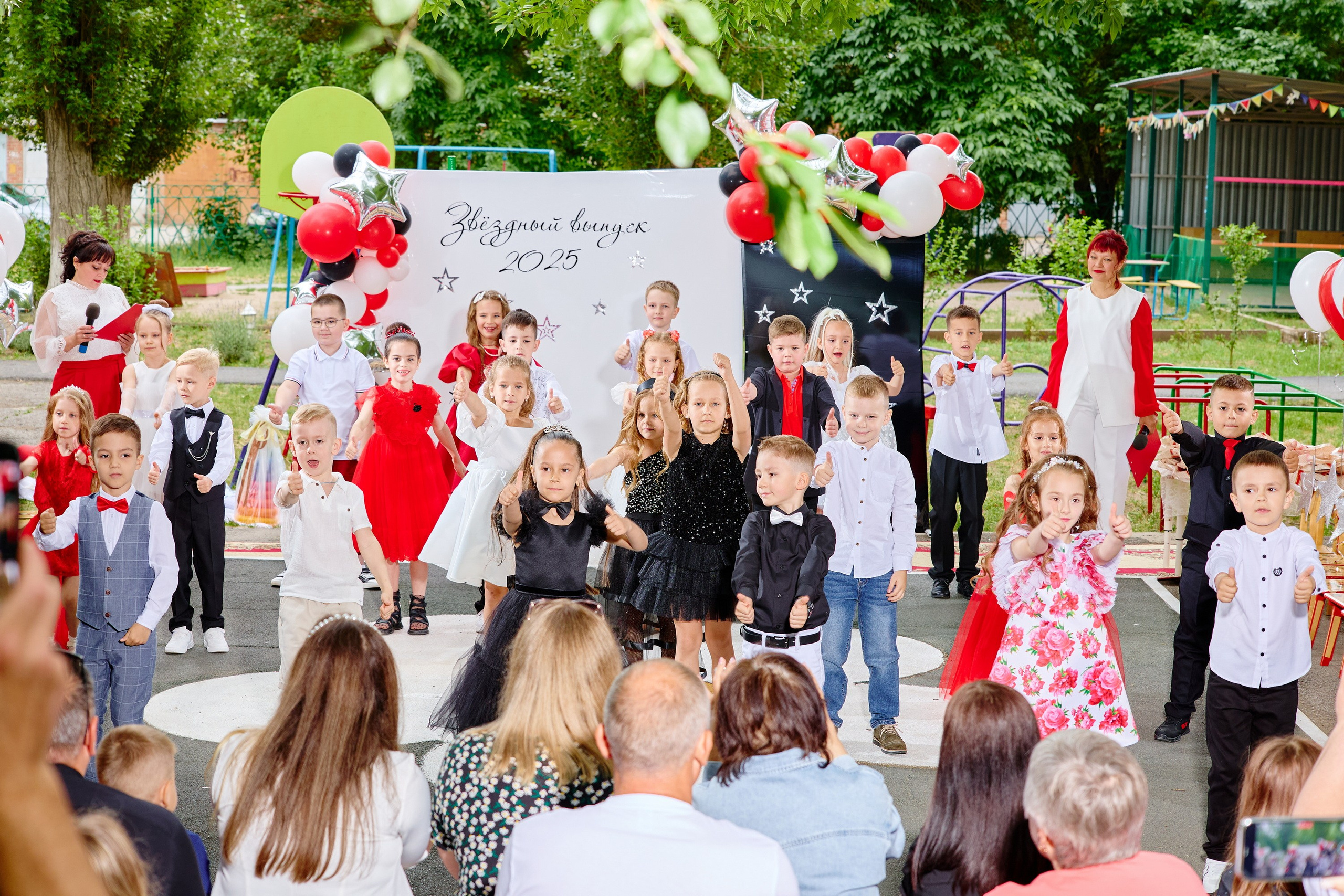 Выпускной 45 сад. Фотограф Выпускные альбомы Таганрог Сергей Коробченко