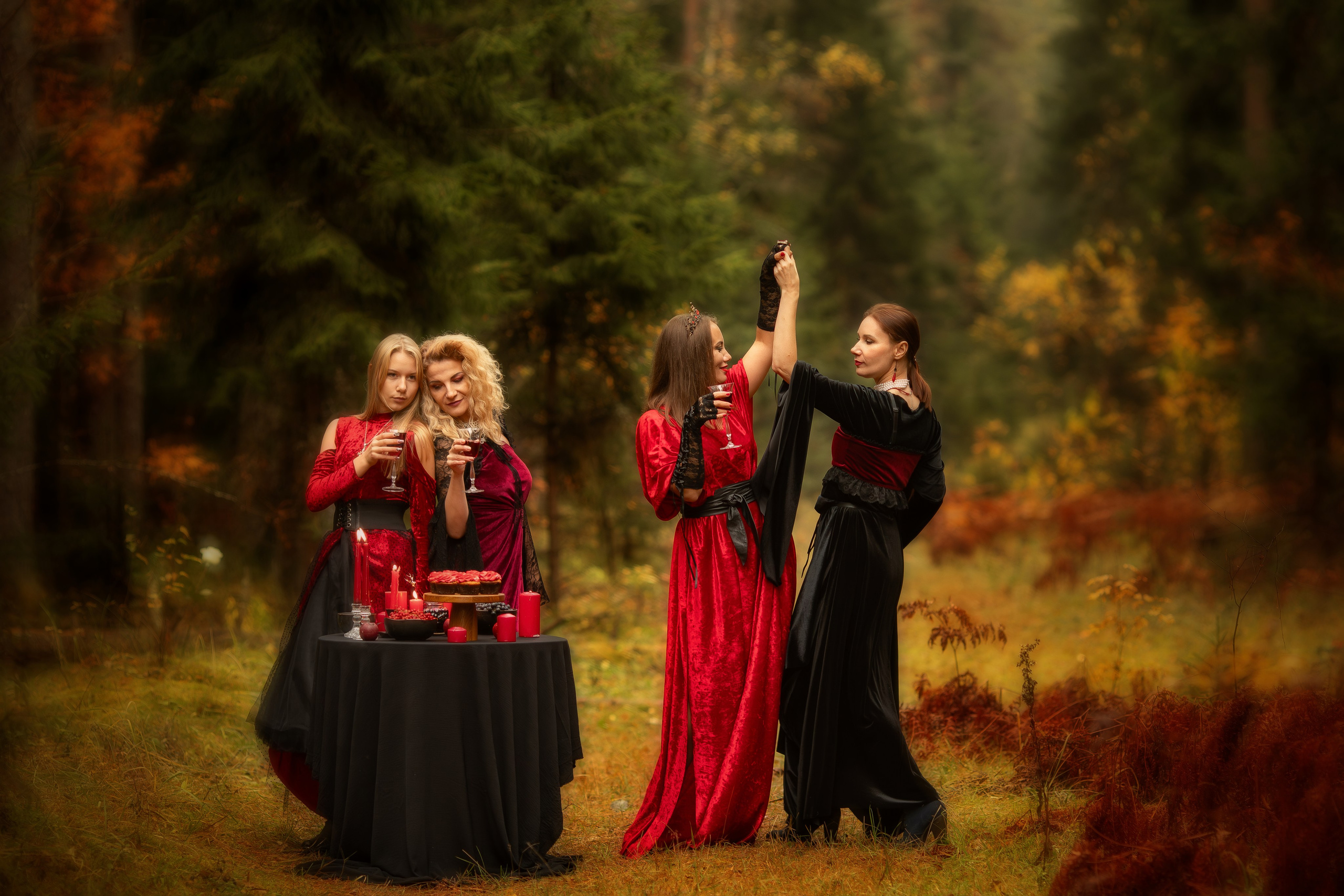 Фотопроект «Вампиры» — тёмная эстетика, осень и красный свет. Фотограф Анна Грошикова — авторская съёмка на рассвете и закате в Москве, Мытищах, Солнечногорске и Московской области