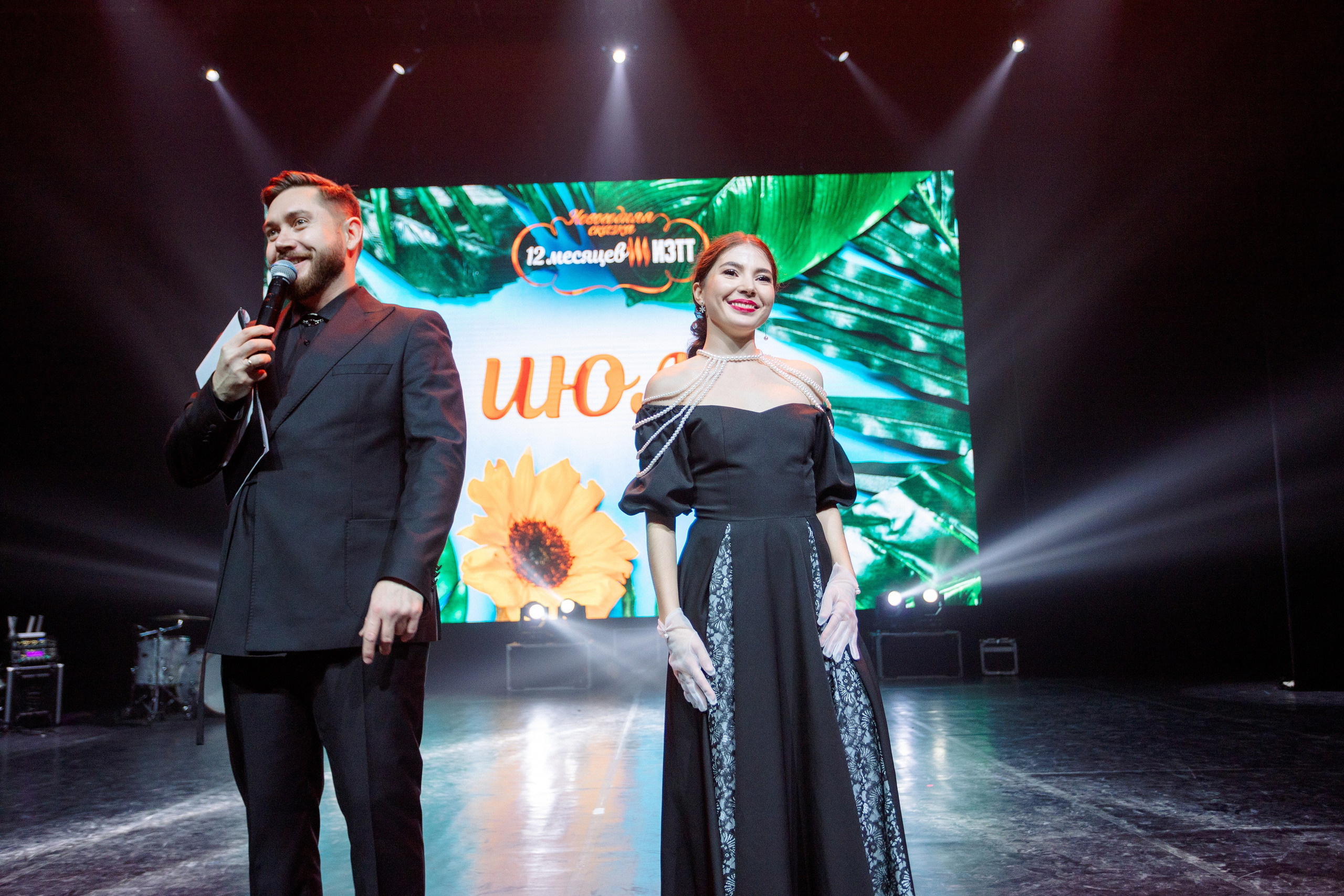 РЕПОРТАЖ: НОВЫЙ ГОД В ДК МЕТАЛЛУРГ. Профессиональный фотограф в Ижевске Леша Петров