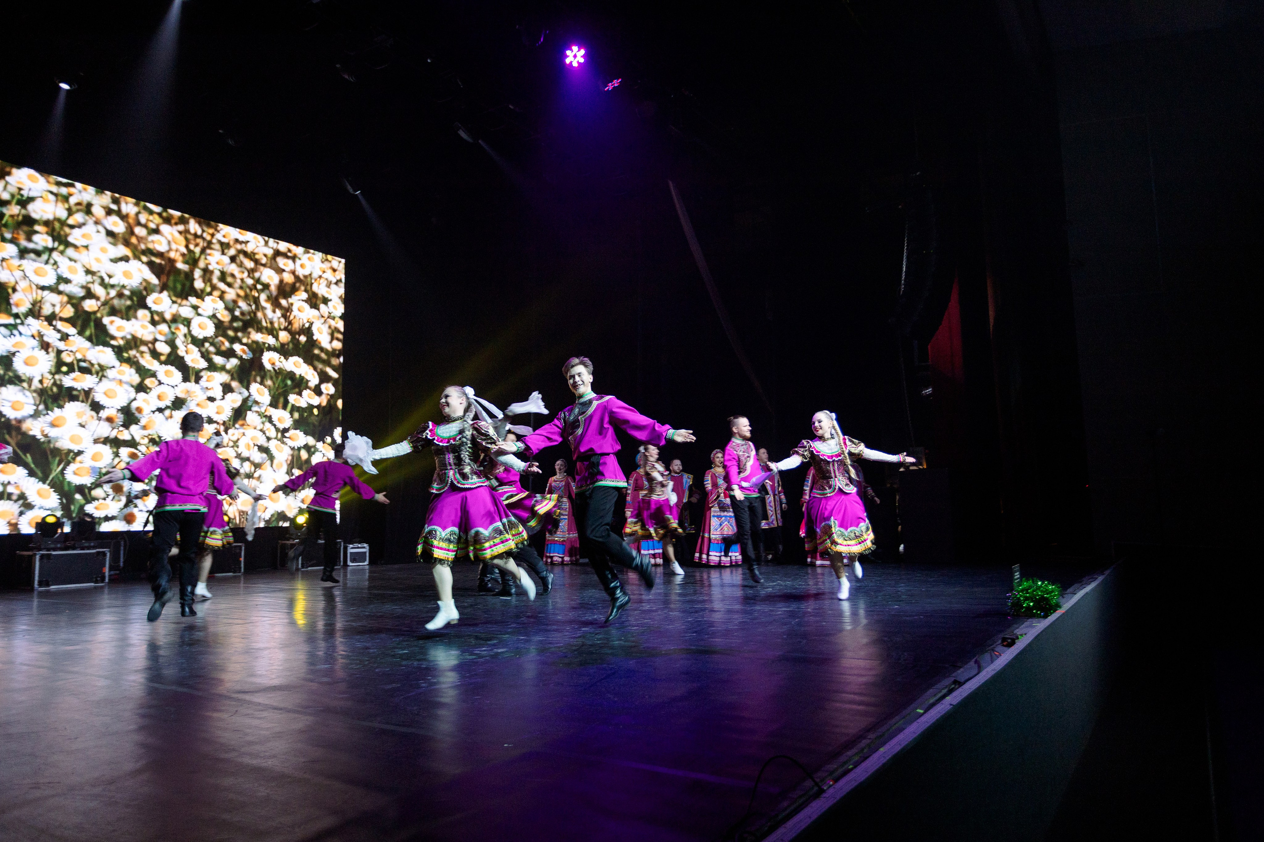РЕПОРТАЖ: НОВЫЙ ГОД В ДК МЕТАЛЛУРГ. Профессиональный фотограф в Ижевске Леша Петров