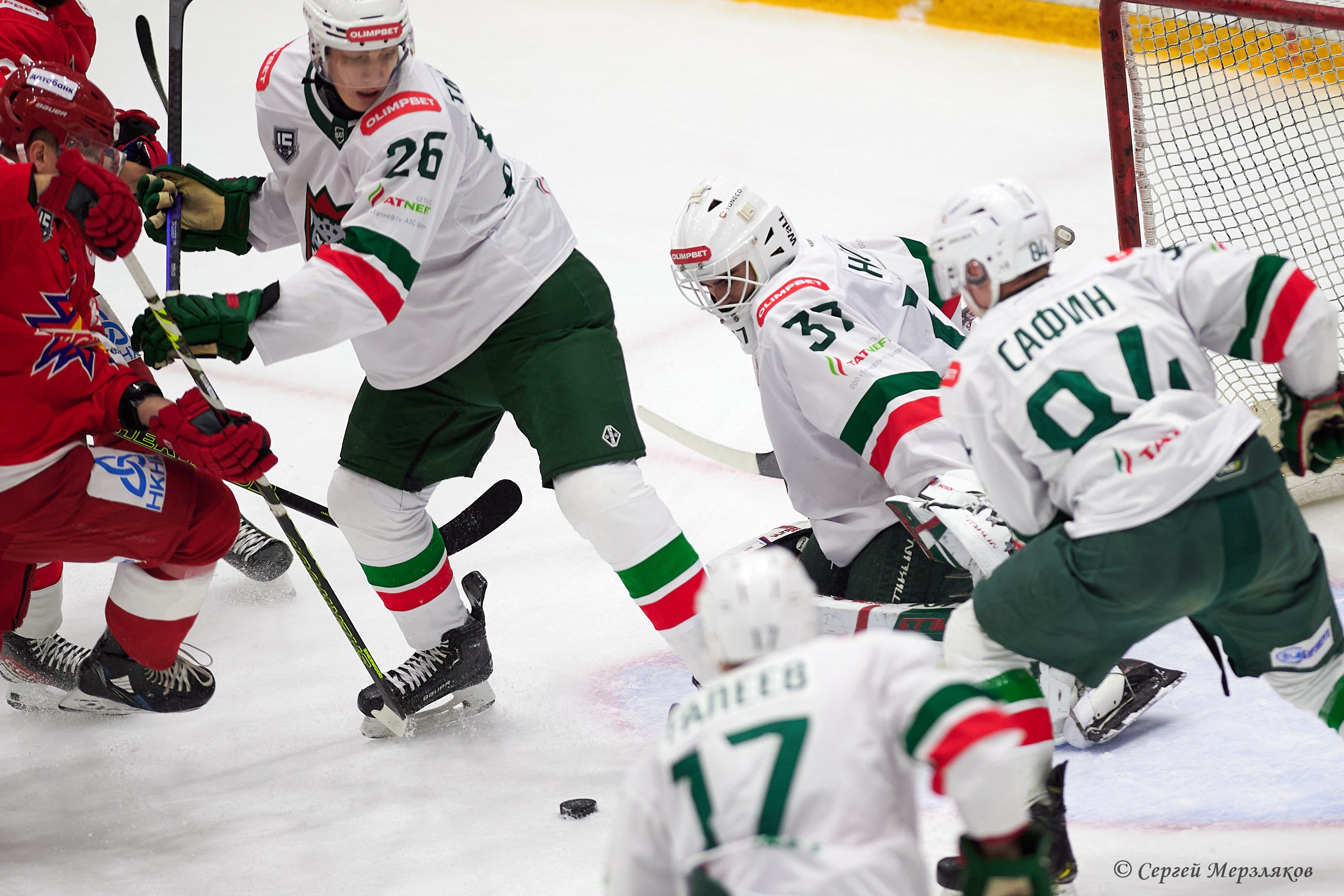 Хоккей. OLIMPBET Чемпионат России — ВХЛ Ижсталь — Барс. Спортивный репортажный фотограф в Ижевске Сергей Мерзляков