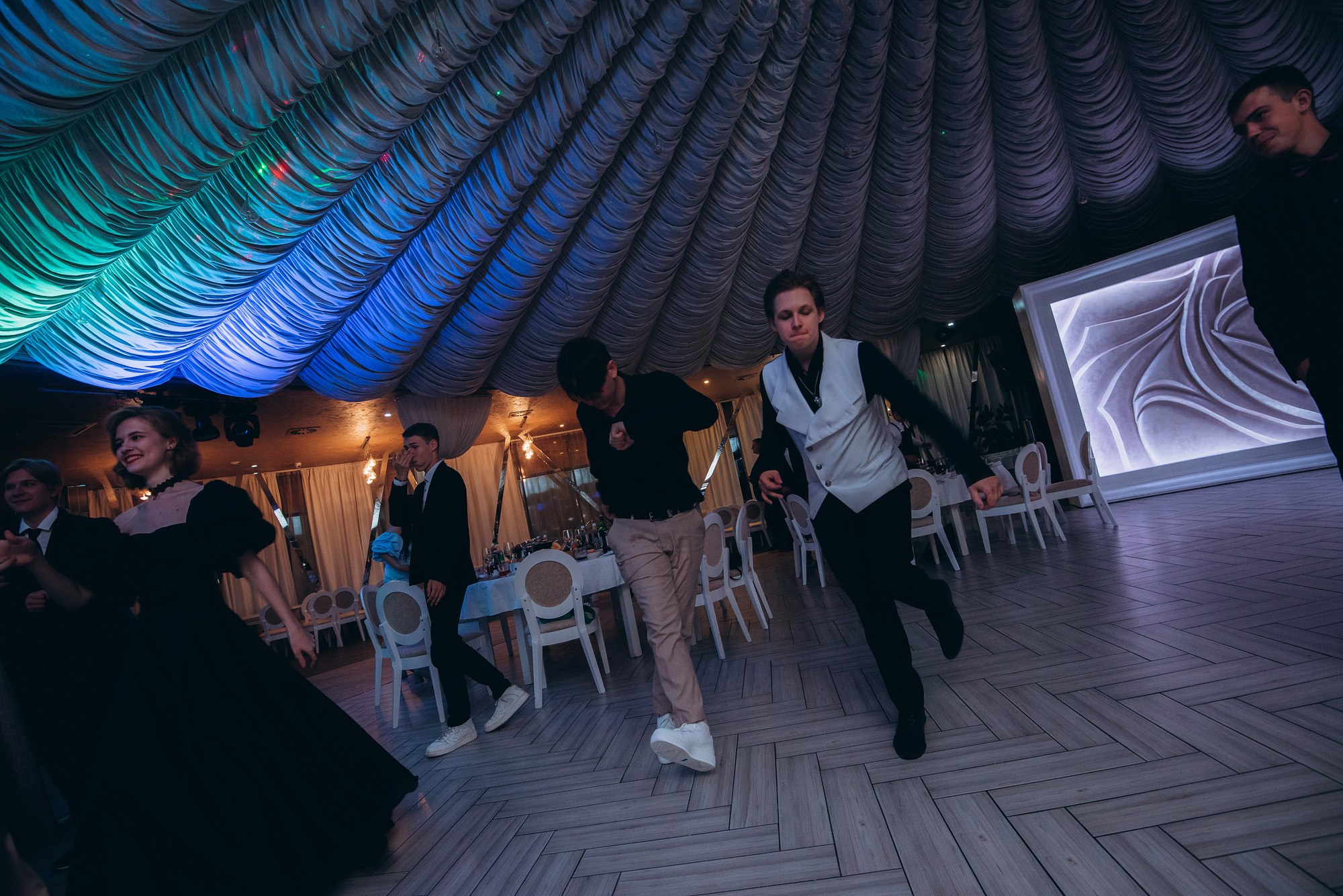 Выпускной 9-11классы. Выпускные книги Анапа Новороссийск Краснодар