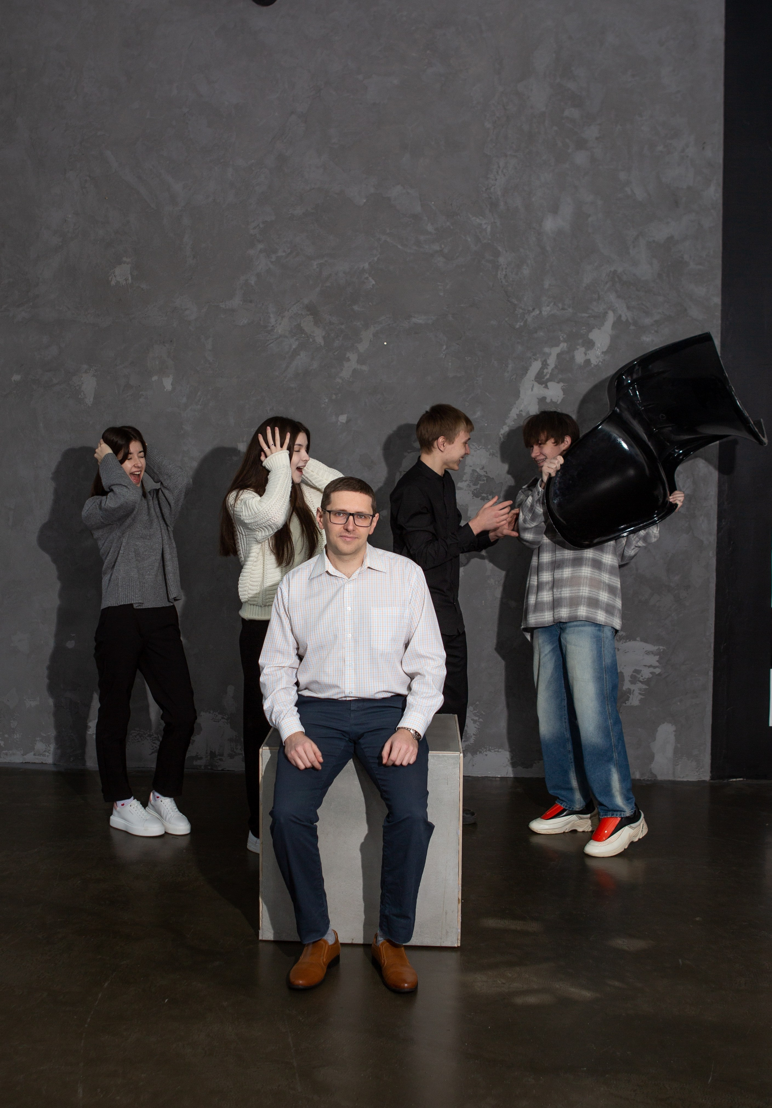 Фотостудия LOFT- зал ОКНА. Выпускные альбомы Воронеж от Веры Соколовой