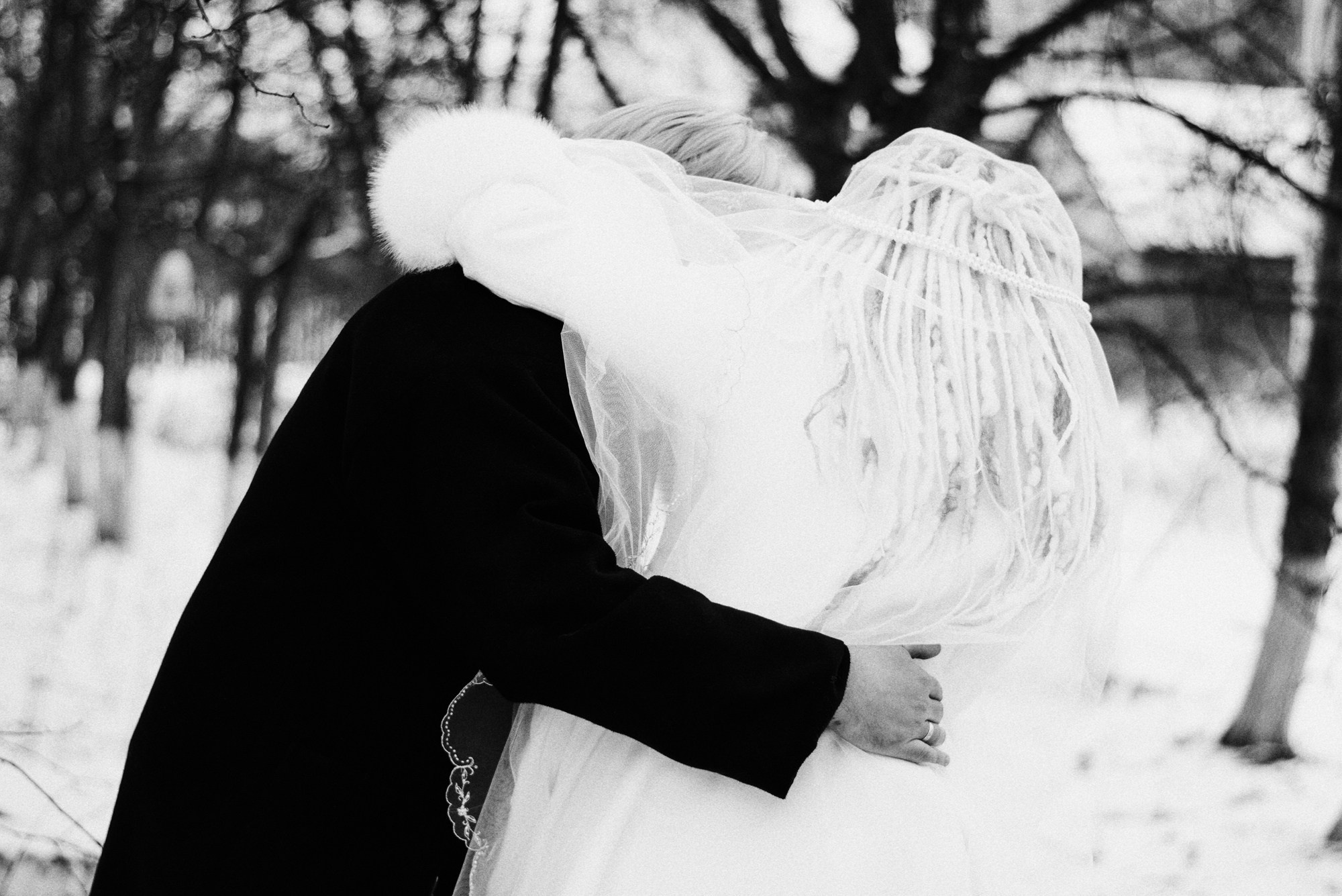 Свадьба для двоих в Тюмени — фотосессия в ЗАГСе, кафе и отеле. Портретный фотограф Тюмень Дарья Мустафина