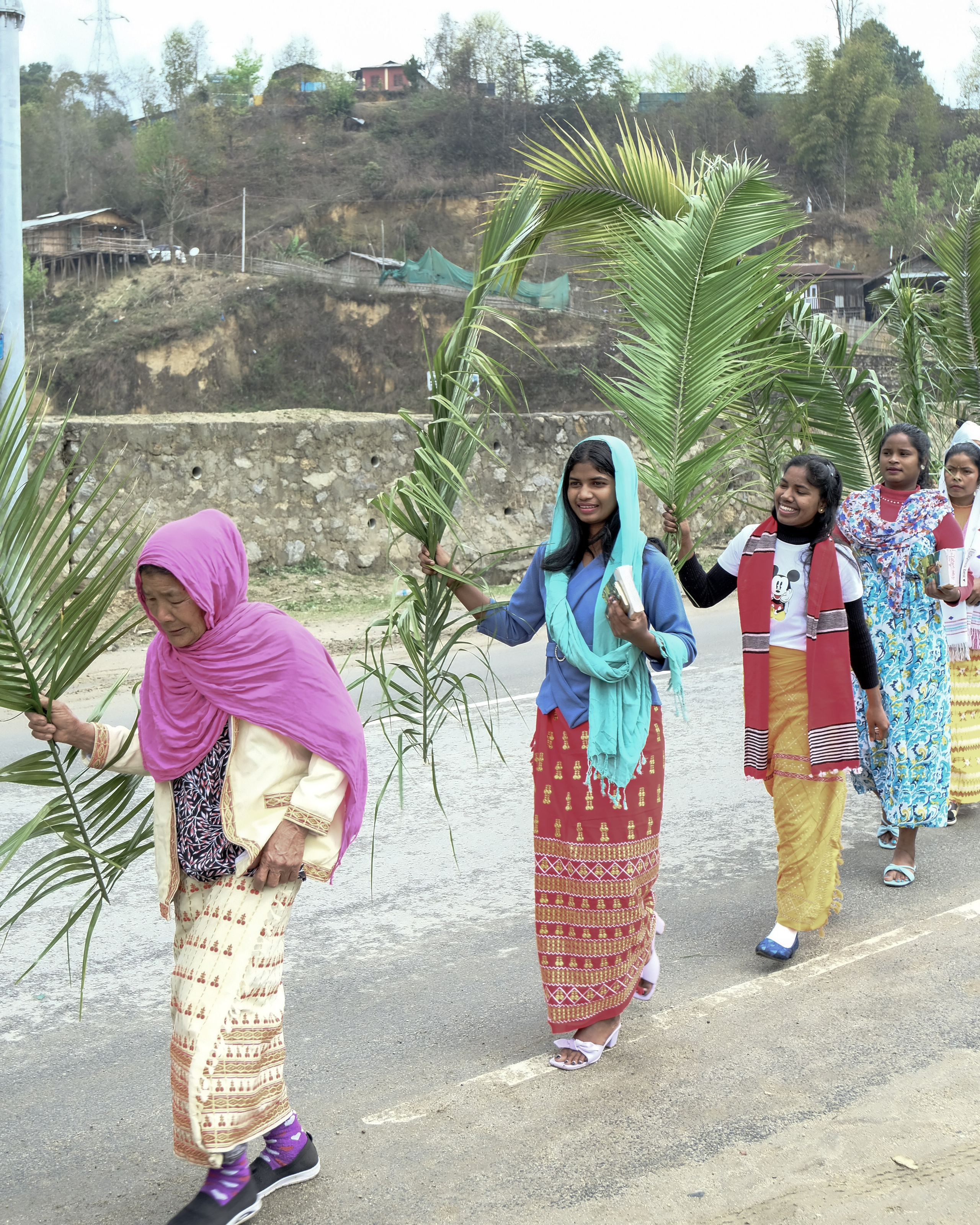 Крестный ход и танцы. Фотографии из путешествий