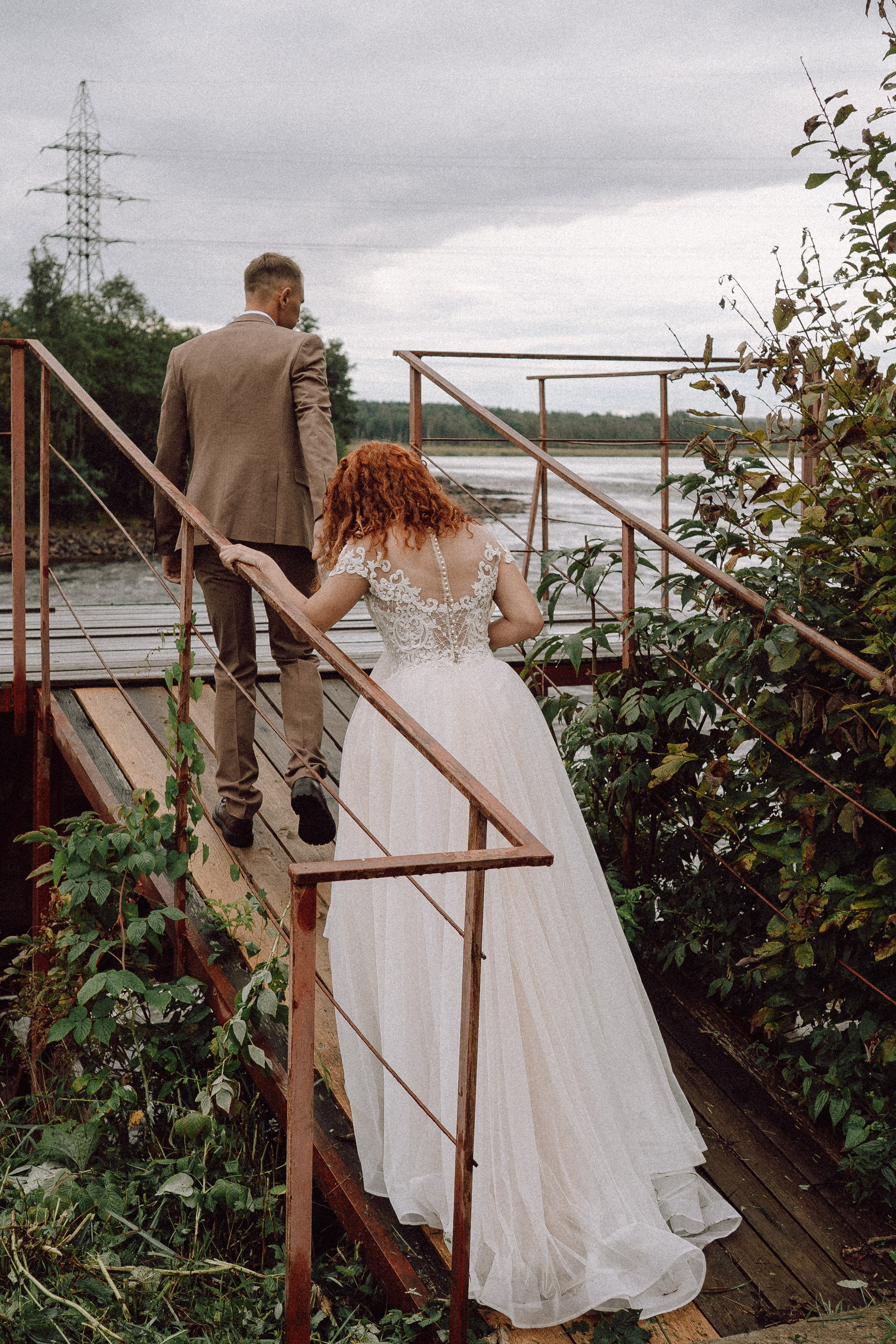 СВАДЕБНАЯ ФОТОСЕССИИЯ ПАРЫ В ГОРОДЕ ПРИОЗЕРСК В СОСНОВОМ ЛЕСУ И С ПИКАПОМ. Профессиональный фотограф, Санкт-Петербург — Виктория Богомолова