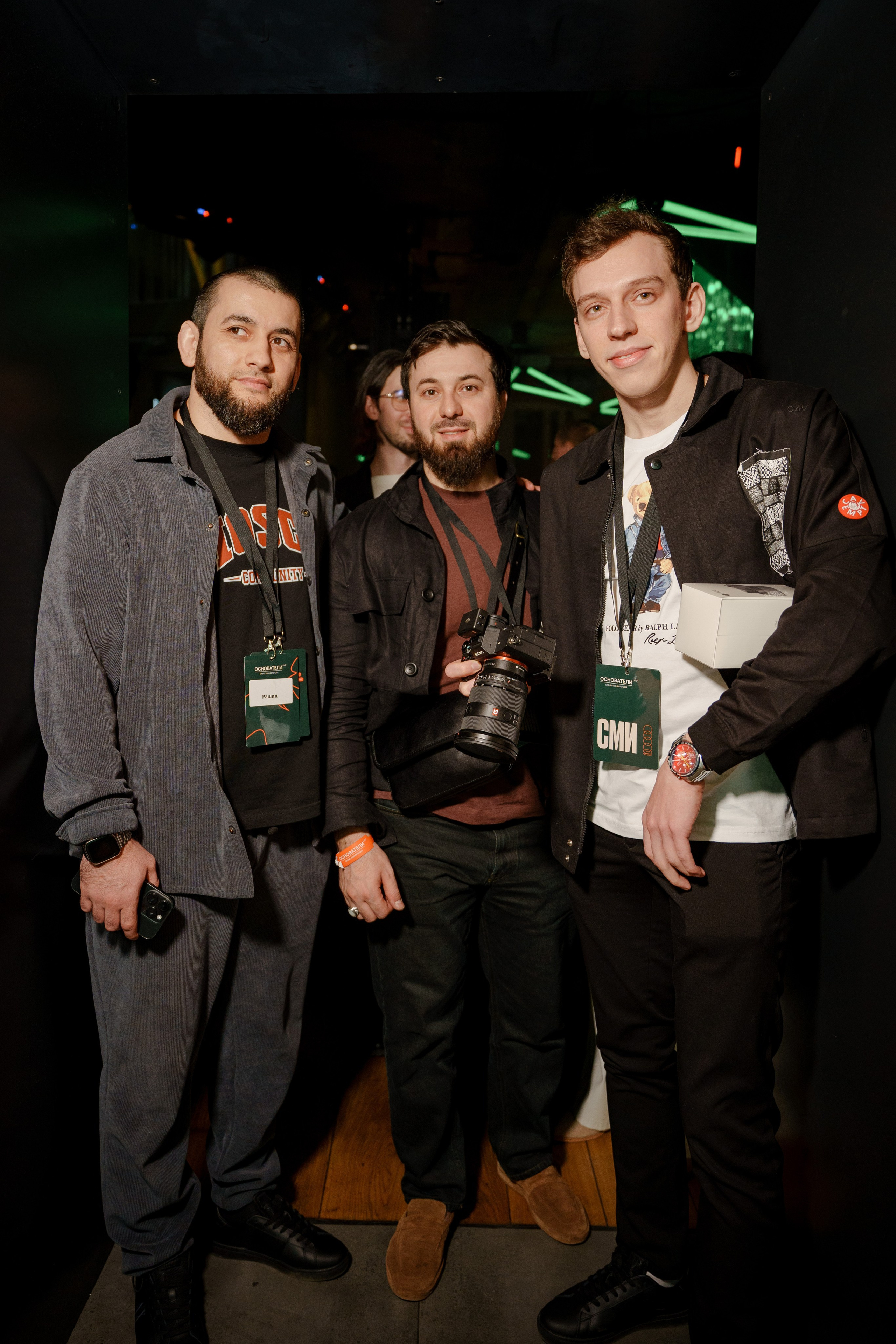 Вечеринка OSNOVATELI.LIVE репортажный фотограф Саша Дружинина. Репортажный фотограф в Москве Саша Дружинина
