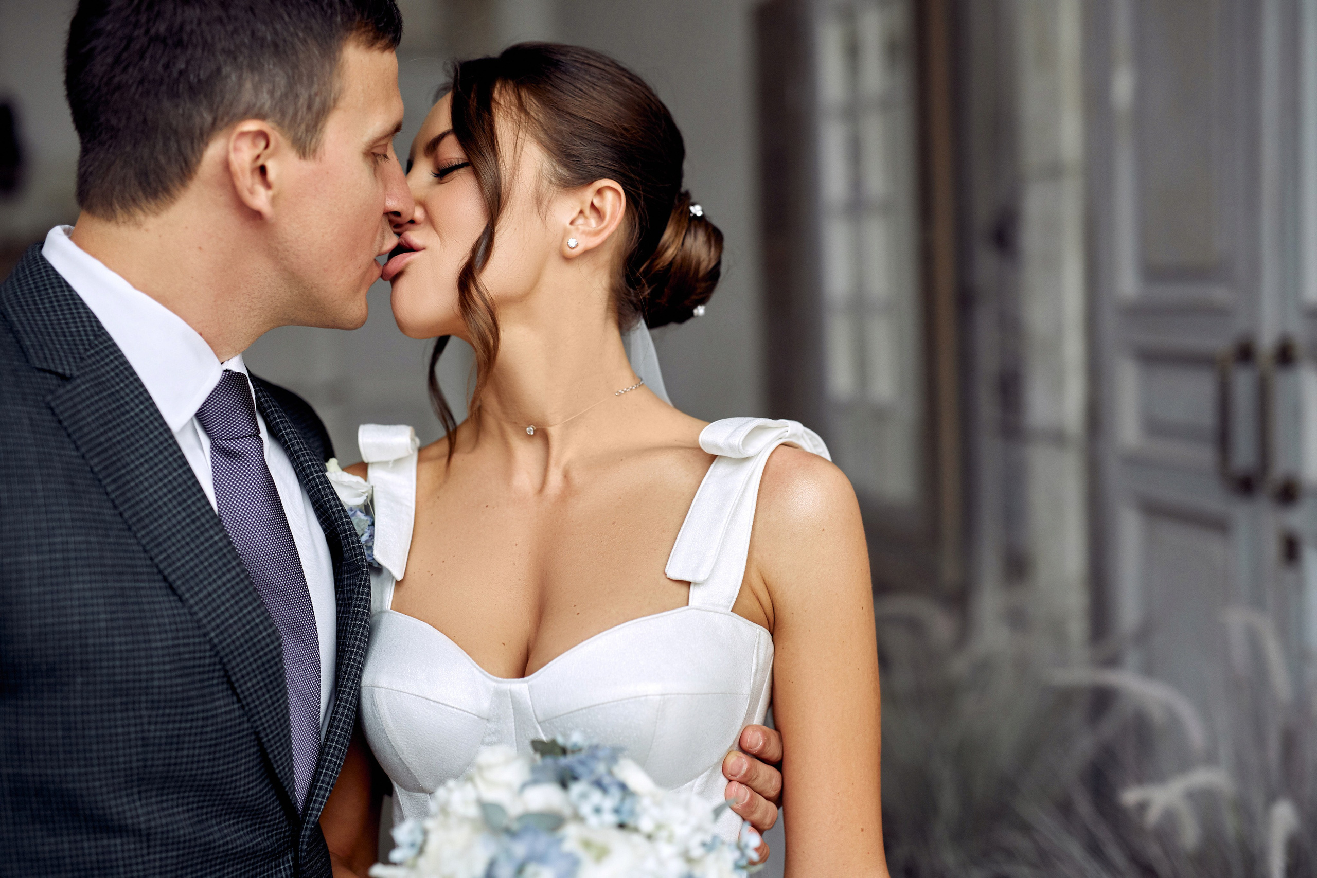 Свадебная фотосессия в студии в Москве с профессиональным фотографом — Цены, стоимость услуг на свадебную фотосъёмку в студии