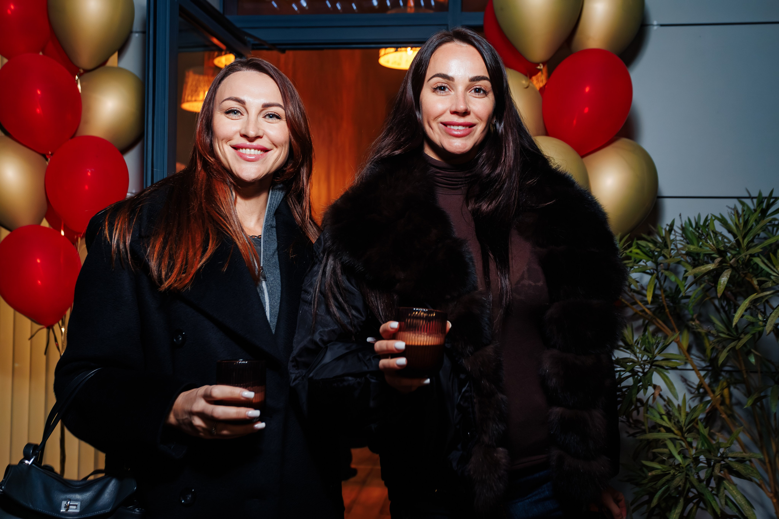 10 лет проекту «КОФЕДВИЖ» и открытие новой кофейни_Ялта_19.12.2025. Аминов Руслан | Фотограф