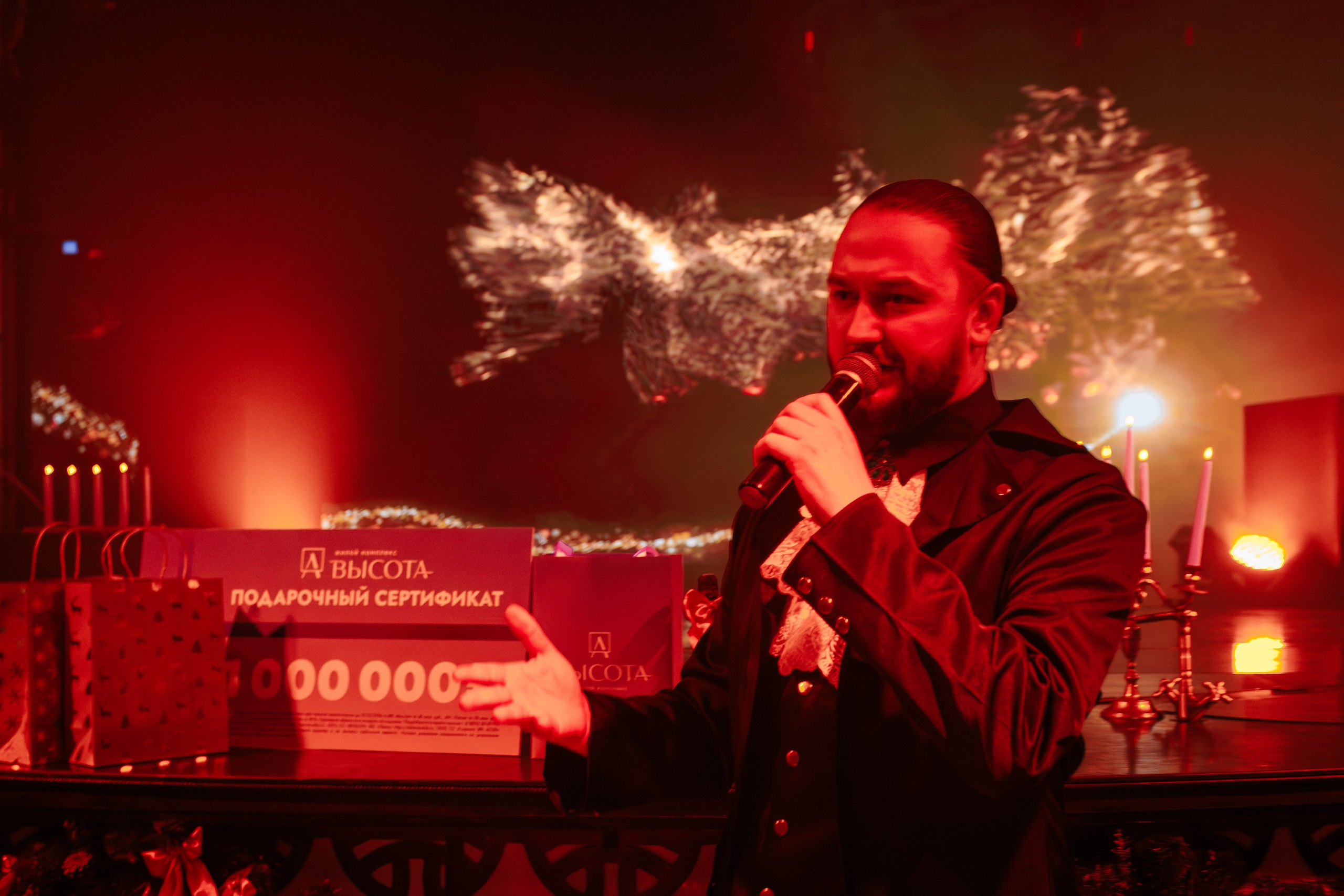 Новогодняя шоу-программа «MAGIC TIME» в PTIZZA BAR_Ялта_31.12.2025. Аминов Руслан | Фотограф