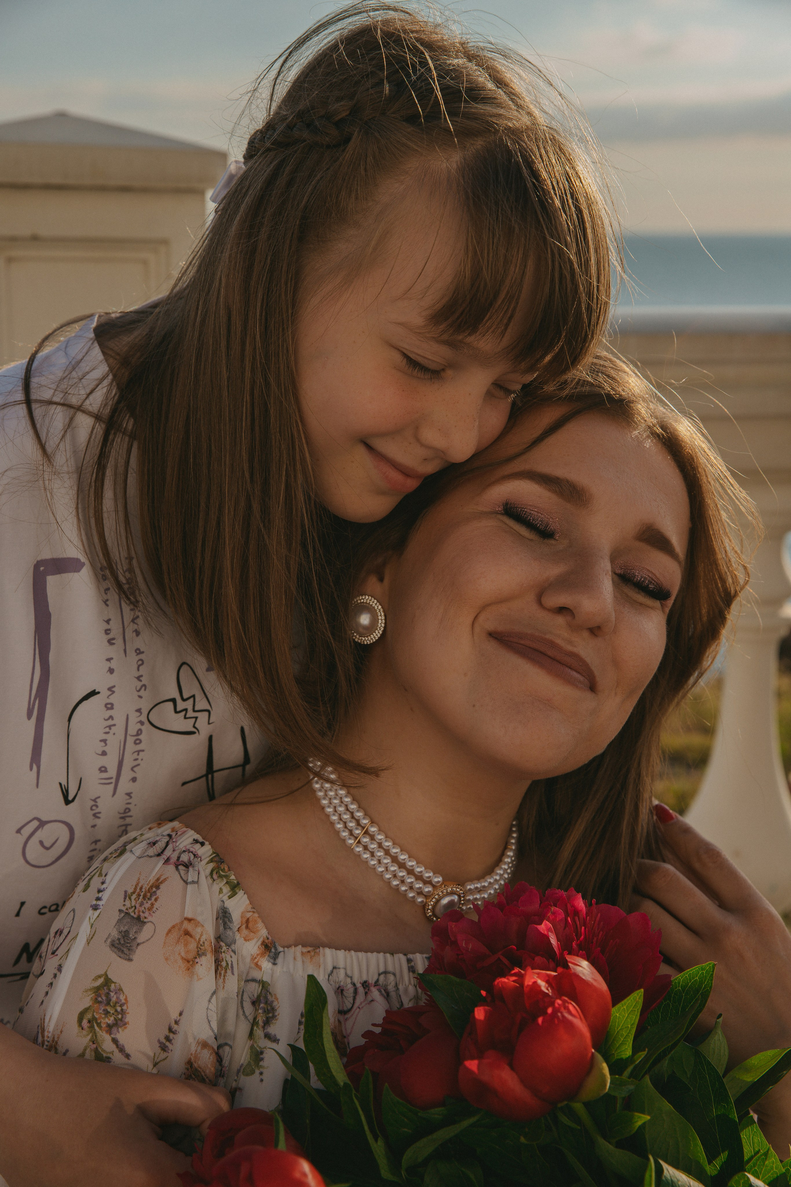 Прогулка с пионами