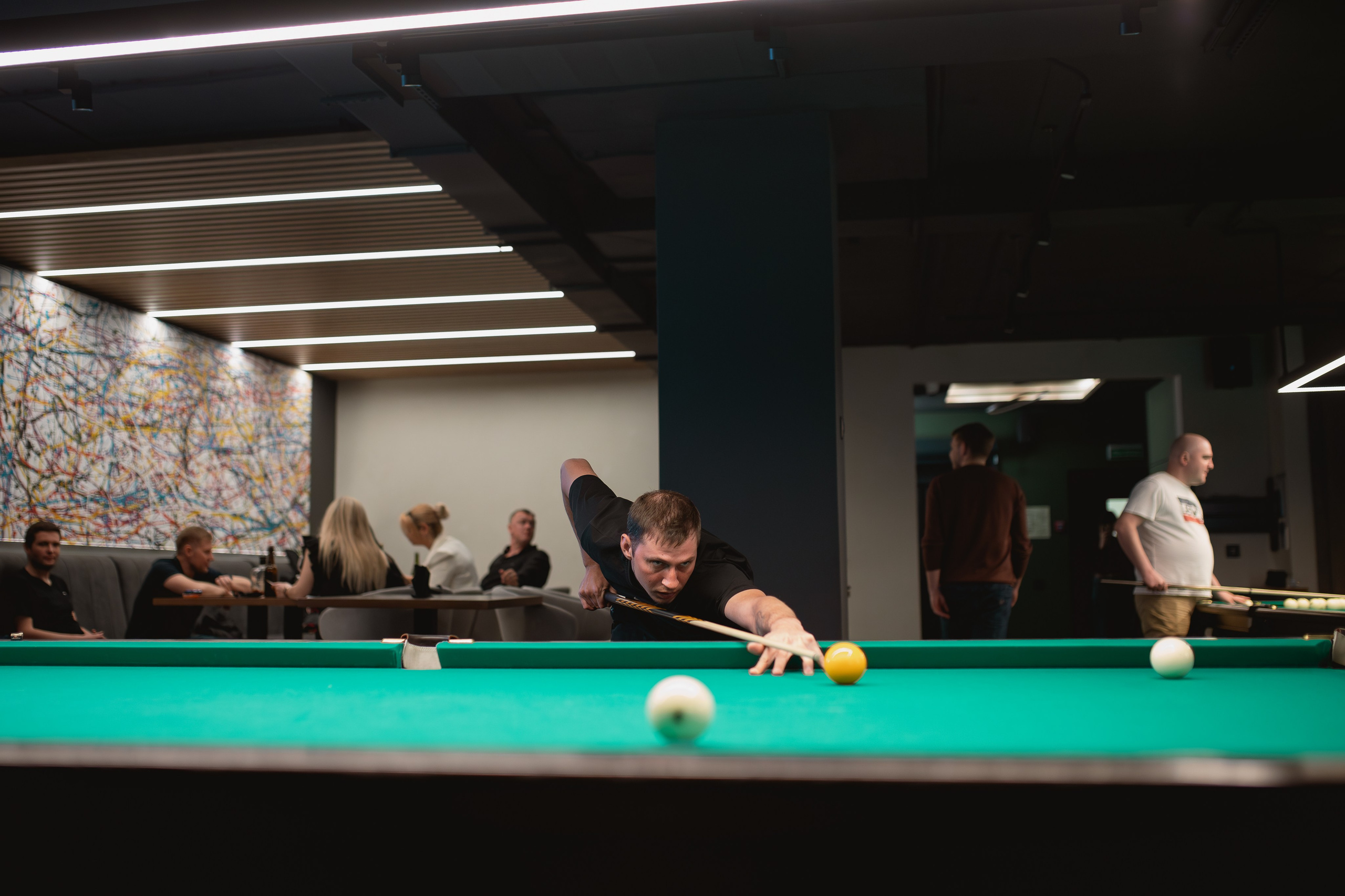 День космонавтики в бильярдном клубе «Первый». Портретный и репортажный фотограф в Воронеже: Анастасия Пузикова