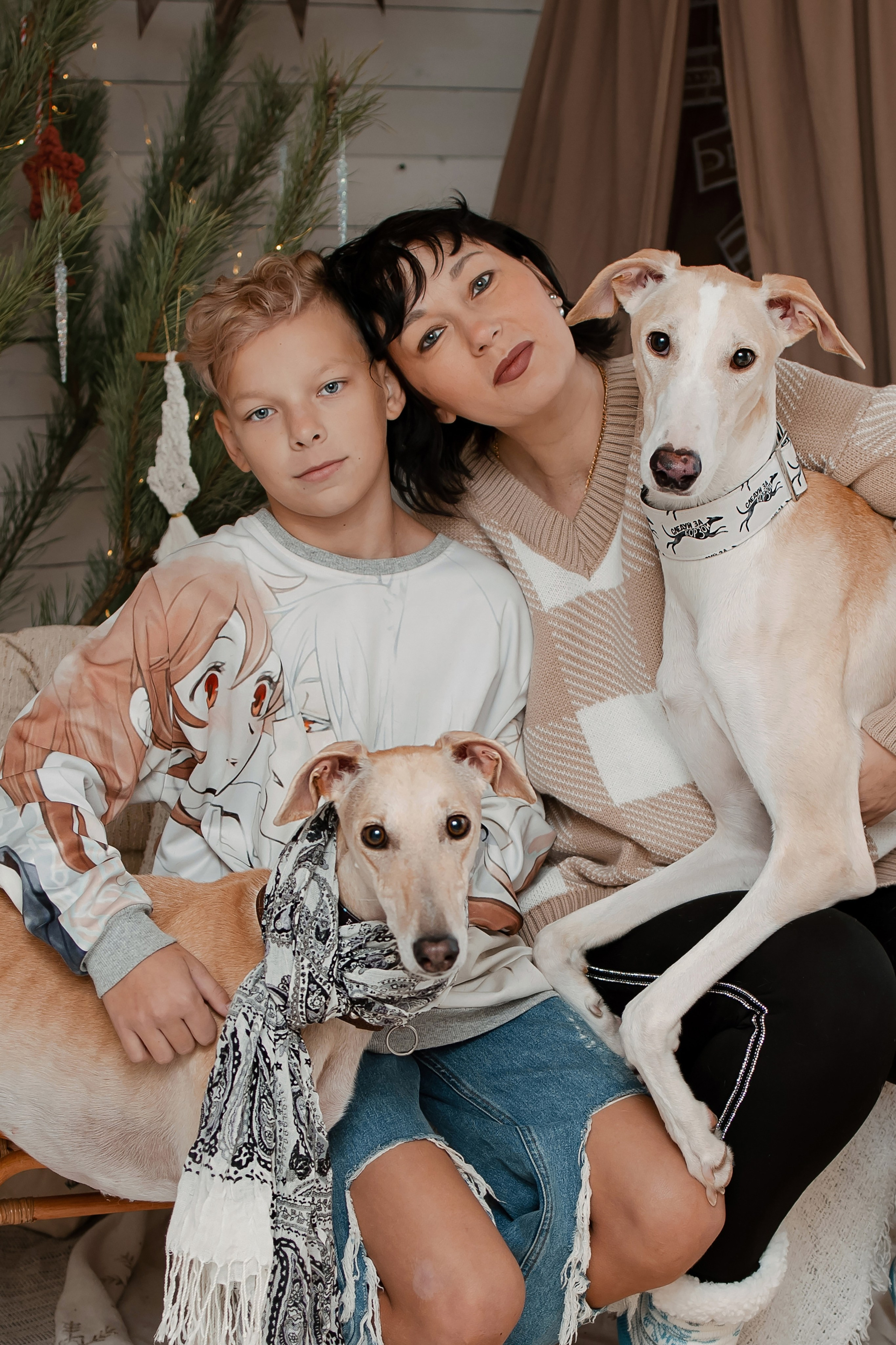 Семейная новогодняя фотосессия с собаками. Фотограф-анималист в Краснодаре Маша Мельникова