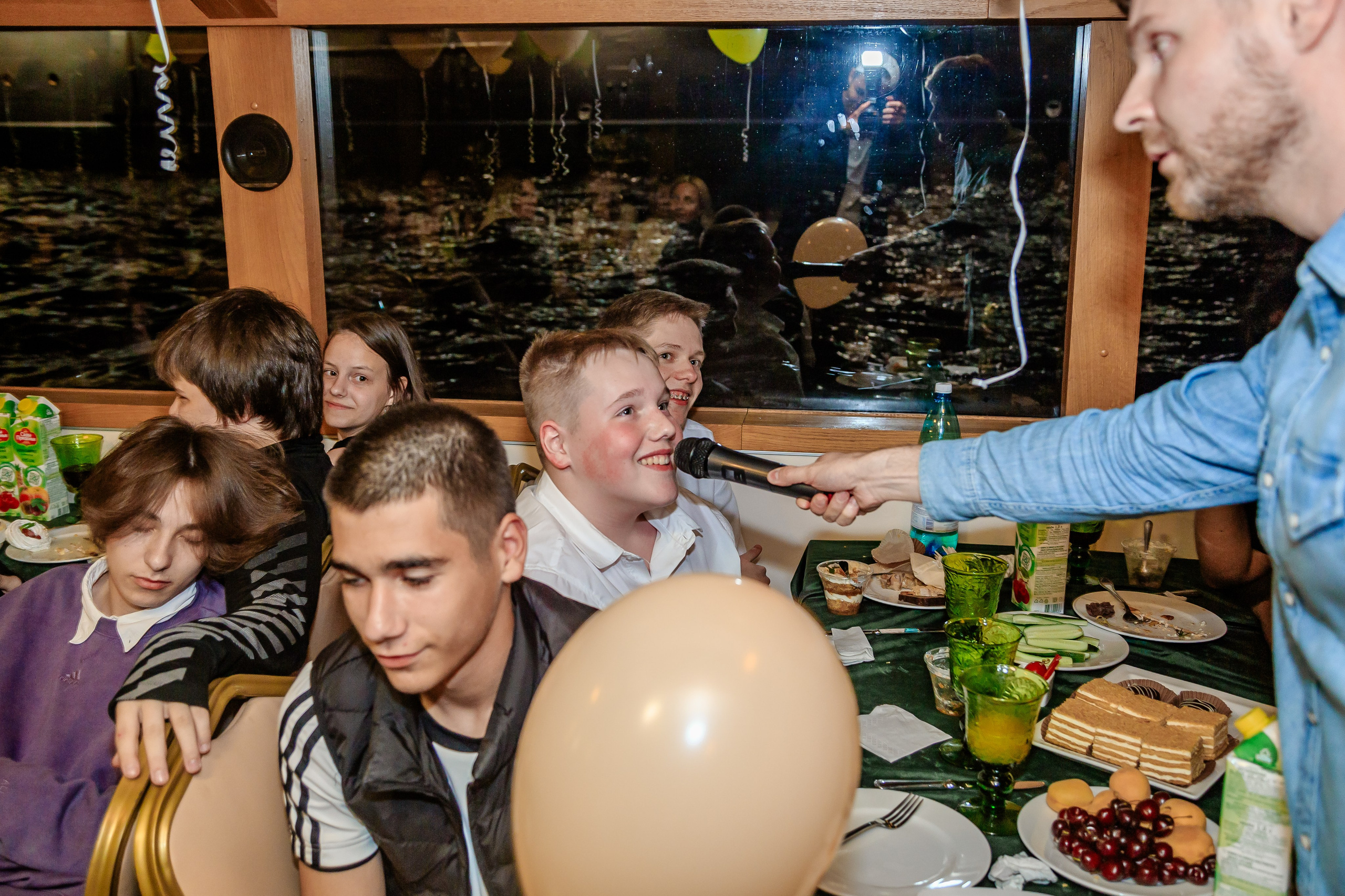 Выпускной на теплоходе. Фотограф в Санкт-Петербурге Чумаков Семен