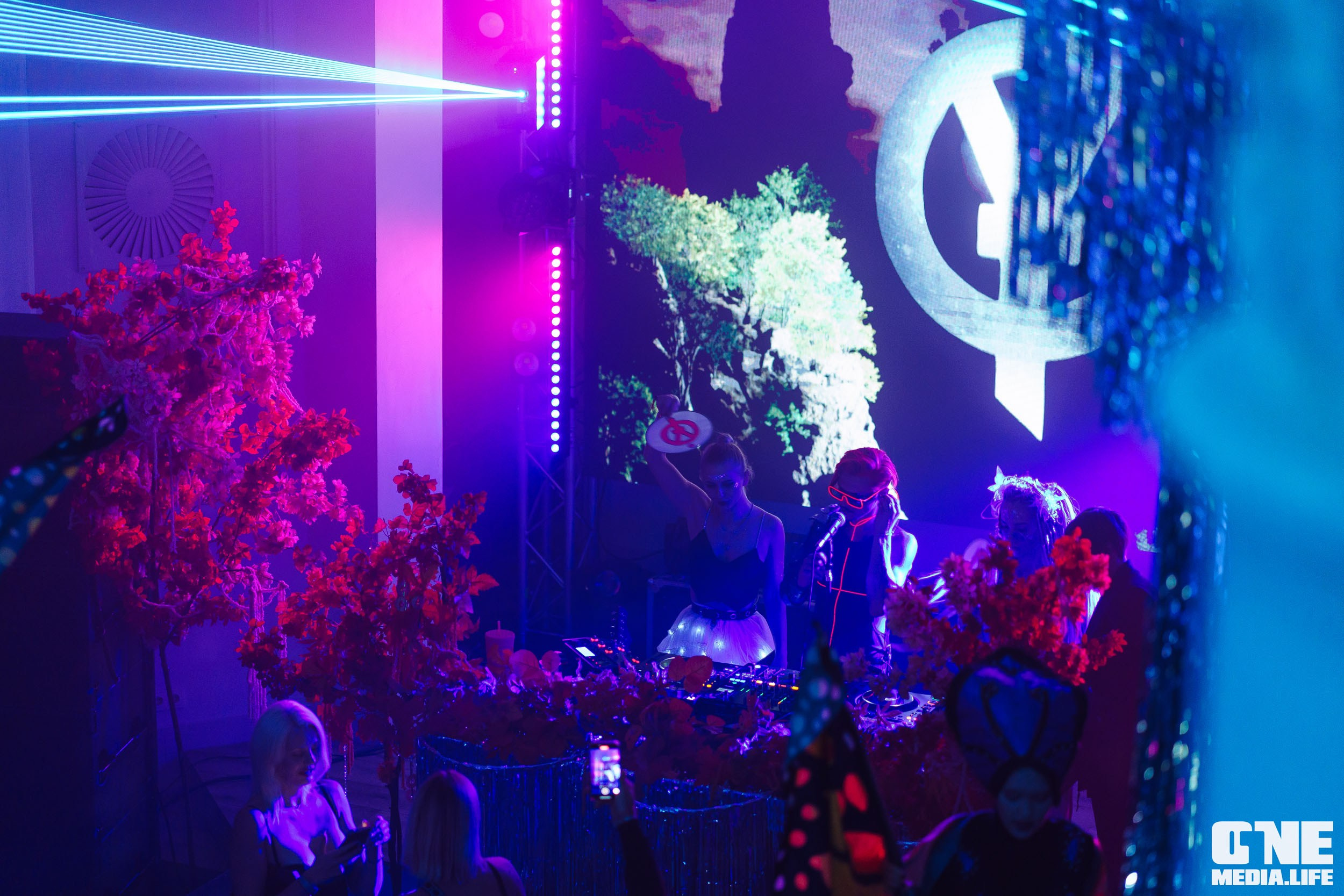 Фоторепортаж из клуба Universal. One Media Life: фоторепортажи, фотоотчеты с мероприятий и заведений