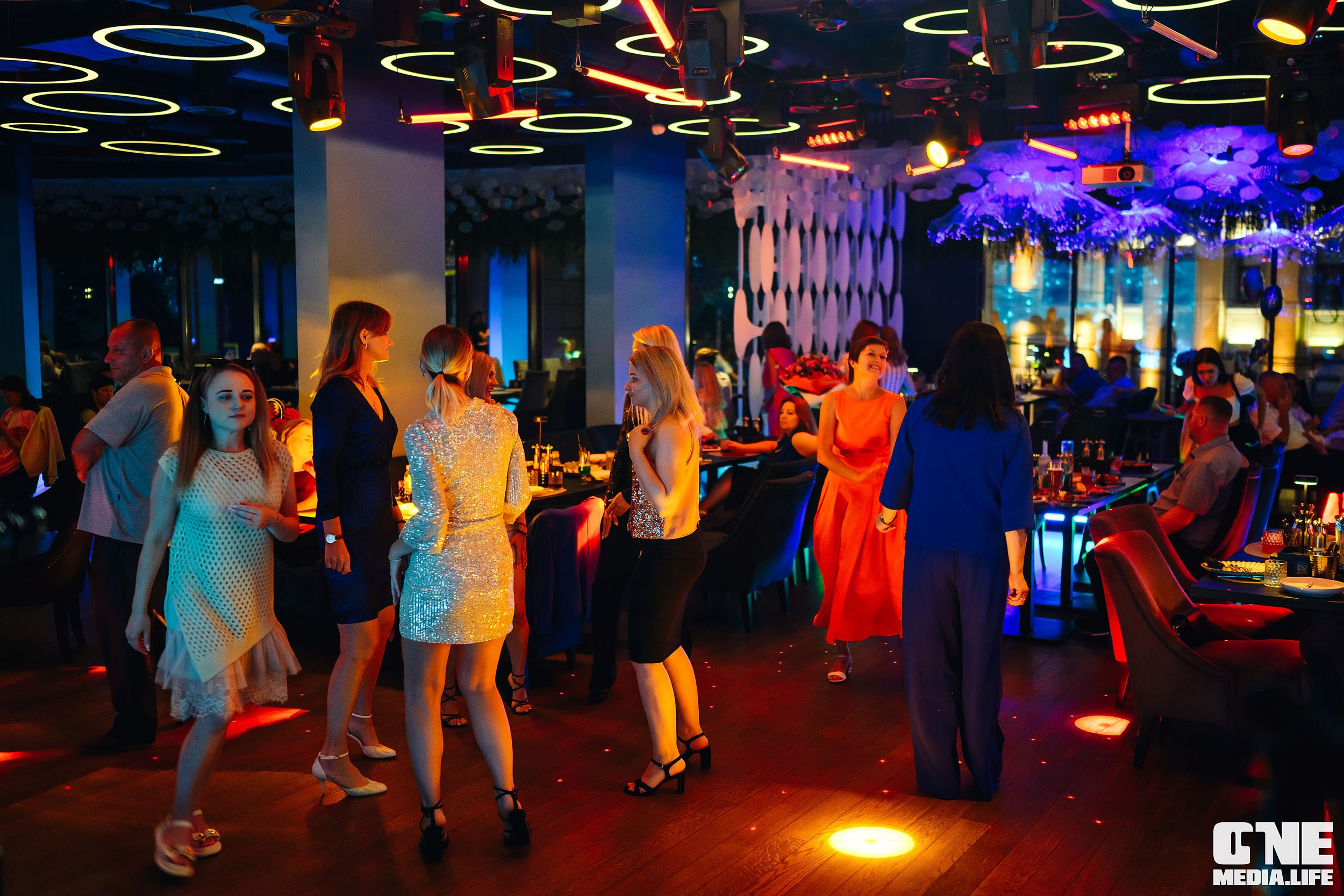 Фоторепортаж с вечеринки в ресторане Океан. One Media Life: фоторепортажи, фотоотчеты с мероприятий и заведений