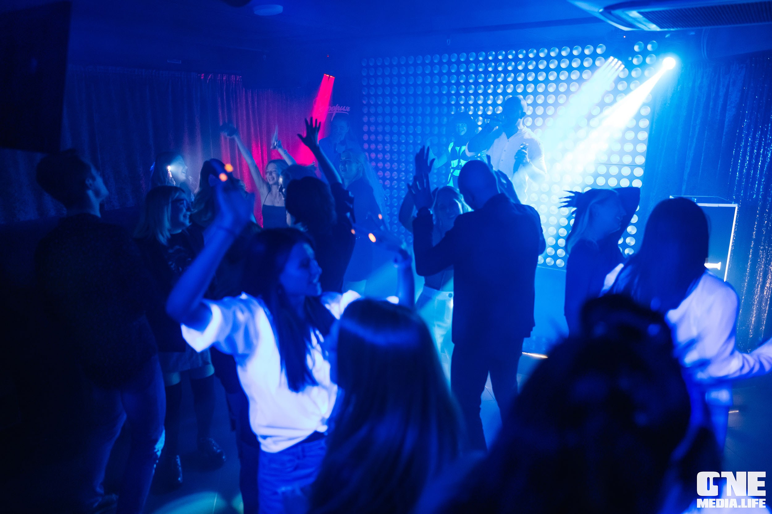 Фоторепортаж из караоке-клуба Эйфория. One Media Life: фоторепортажи, фотоотчеты с мероприятий и заведений
