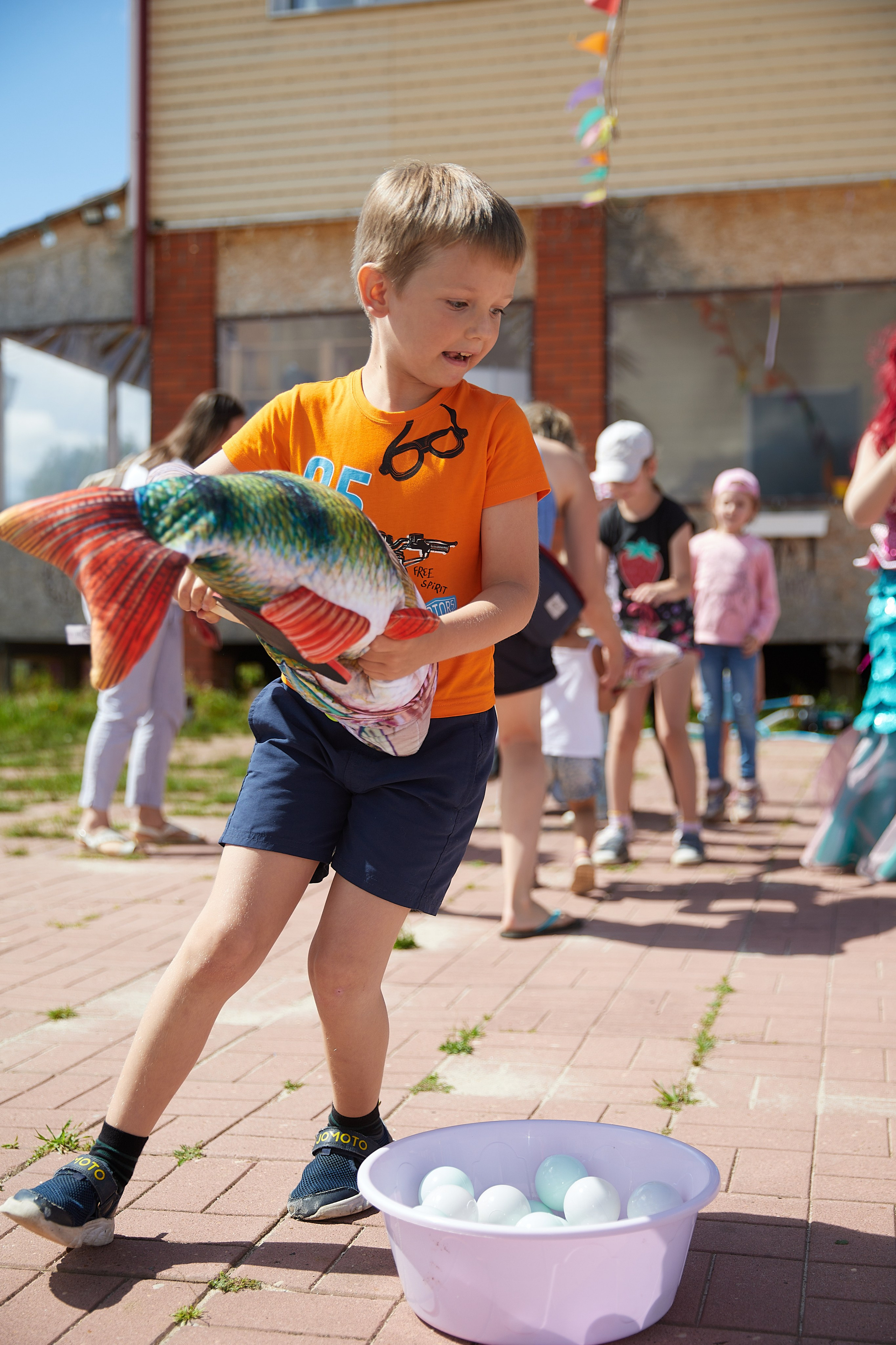 Краски Холи и пенная вечеринки. Главная