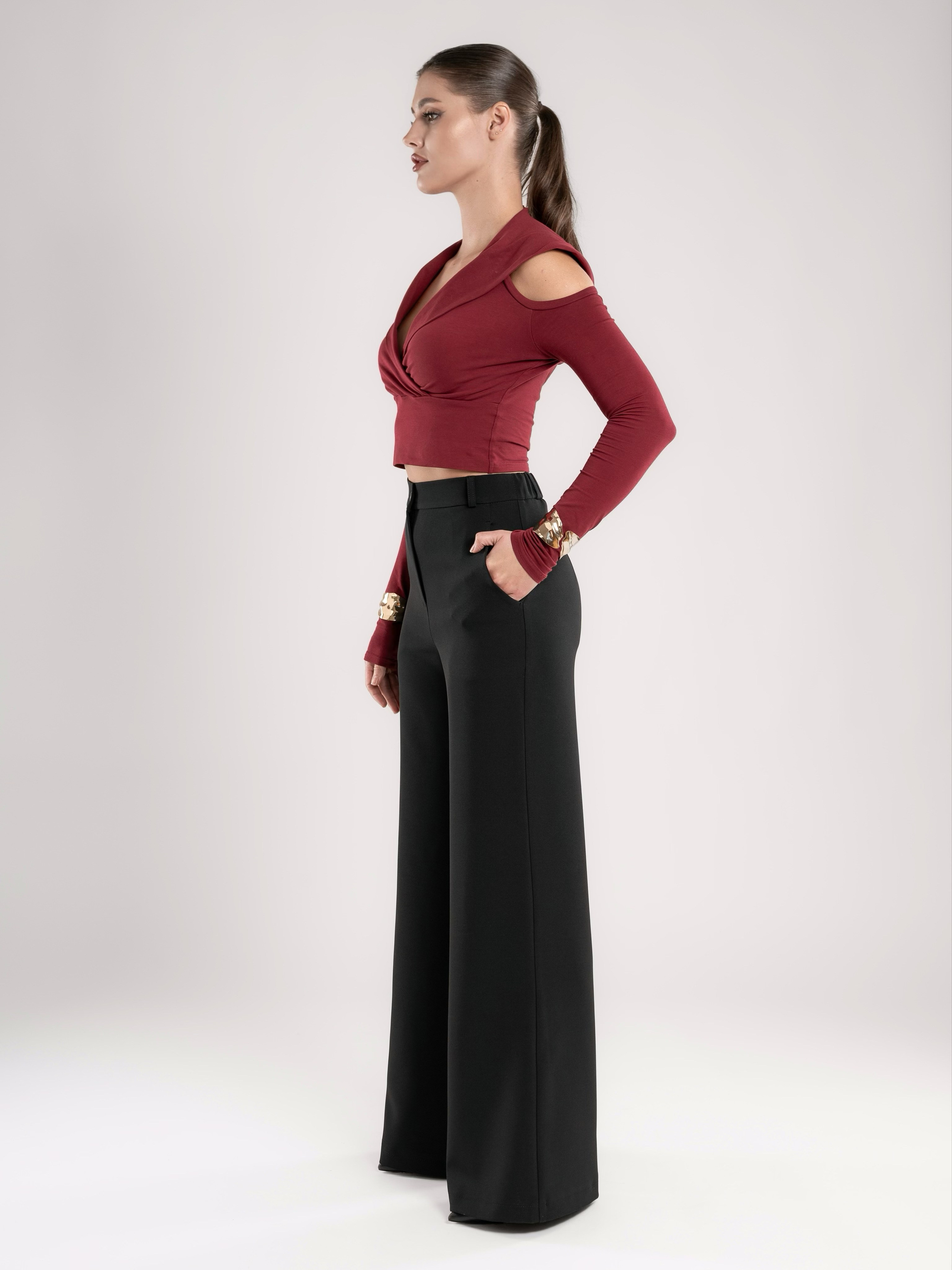 Классические брюки+серый фон. Предметный фотограф, фото для маркетплейсов Пятигорск, КМВ