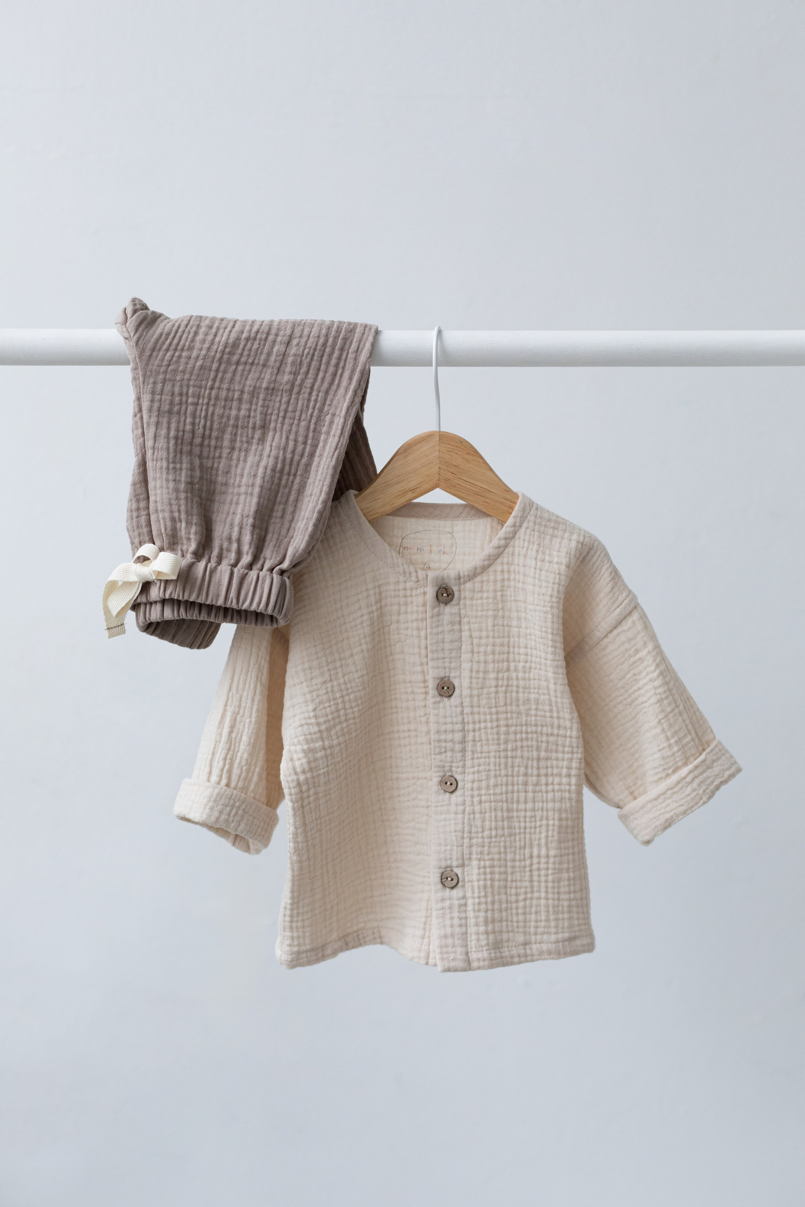 Съемка детской одежды бренда mamalanka для Ozon и соц сетей. Детский и контент фотограф Надя Волкова Санкт-Петербург