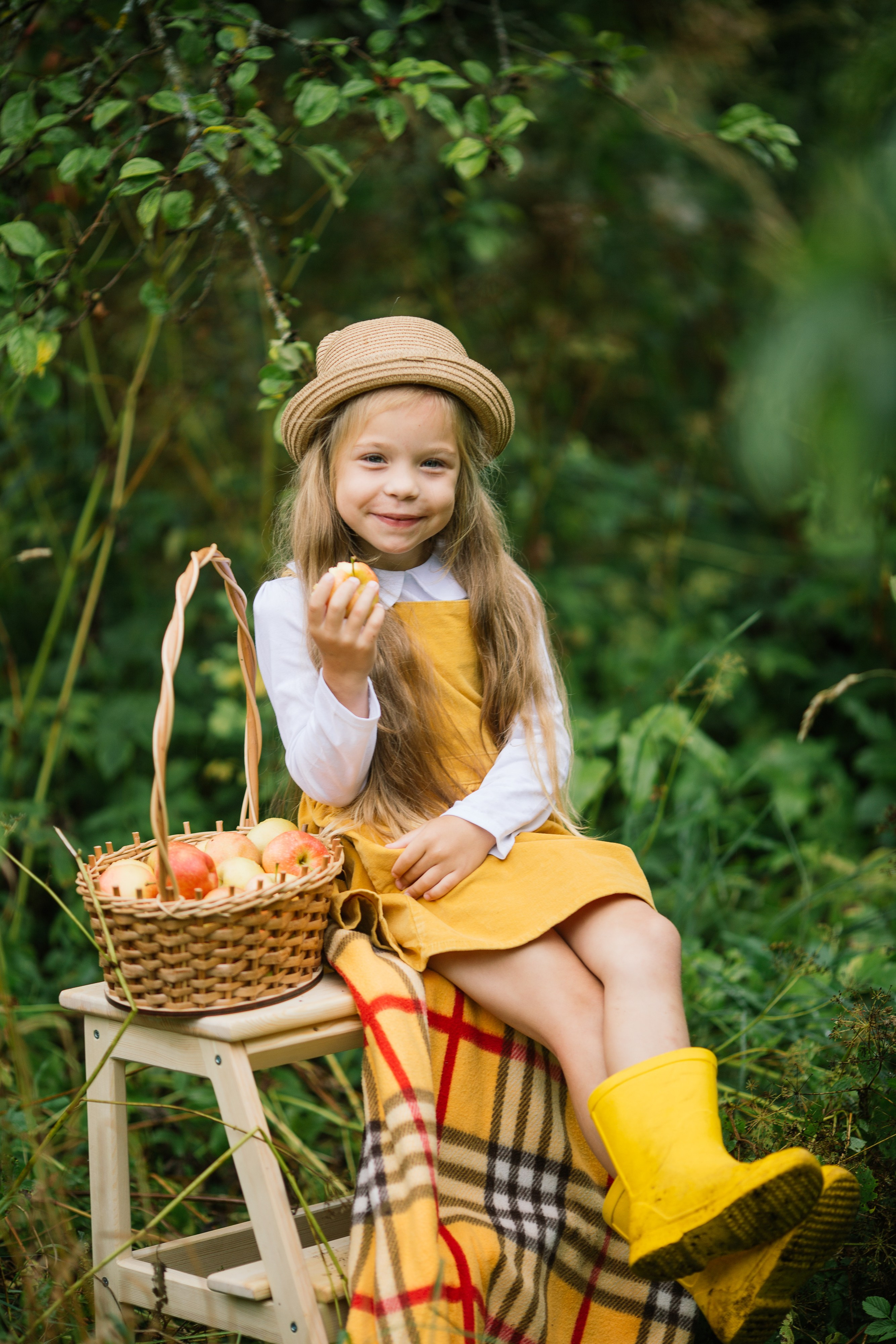 Яблочный фотодень. Семейный фотограф Толстикова Кристина